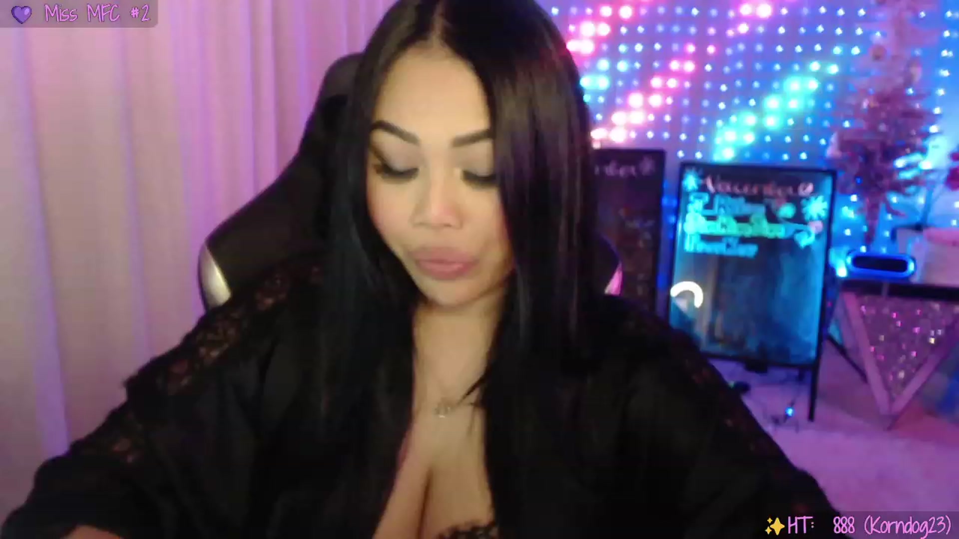 Gallery image thumbnail from SinCityVEE's myfreecams stream on, 12/06/2023, 06:50 image 2 of 20