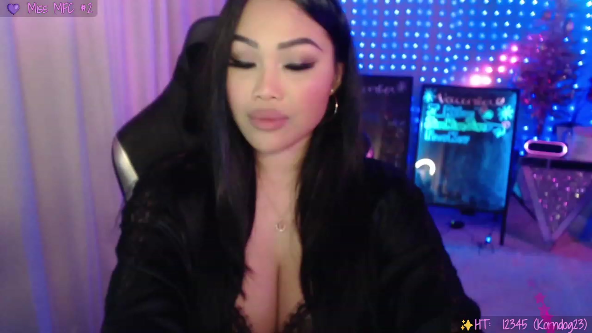 Gallery image thumbnail from SinCityVEE's myfreecams stream on, 12/06/2023, 06:50 image 15 of 20