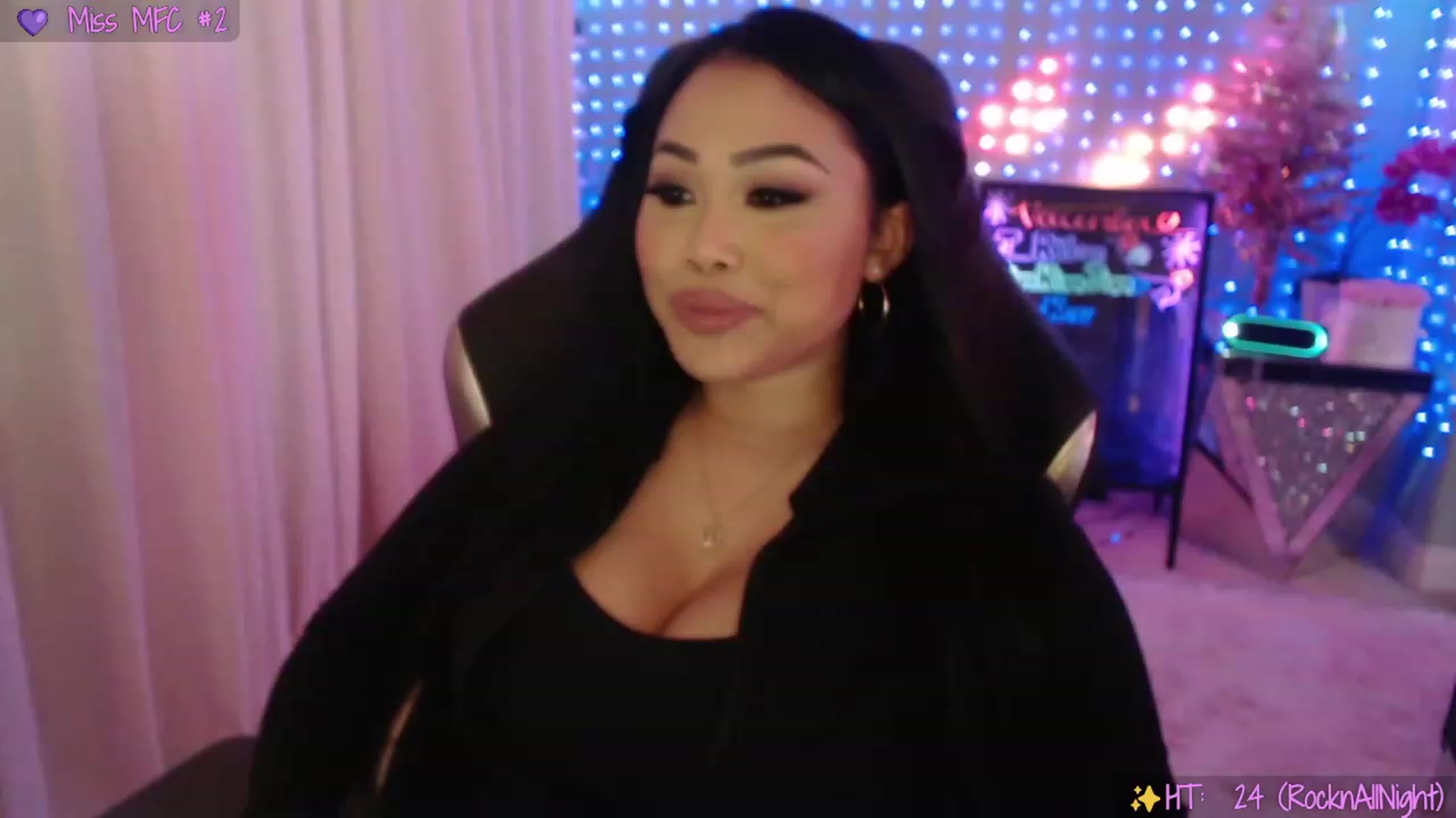 Gallery image thumbnail from SinCityVEE's myfreecams stream on, 12/07/2023, 08:15 image 8 of 20