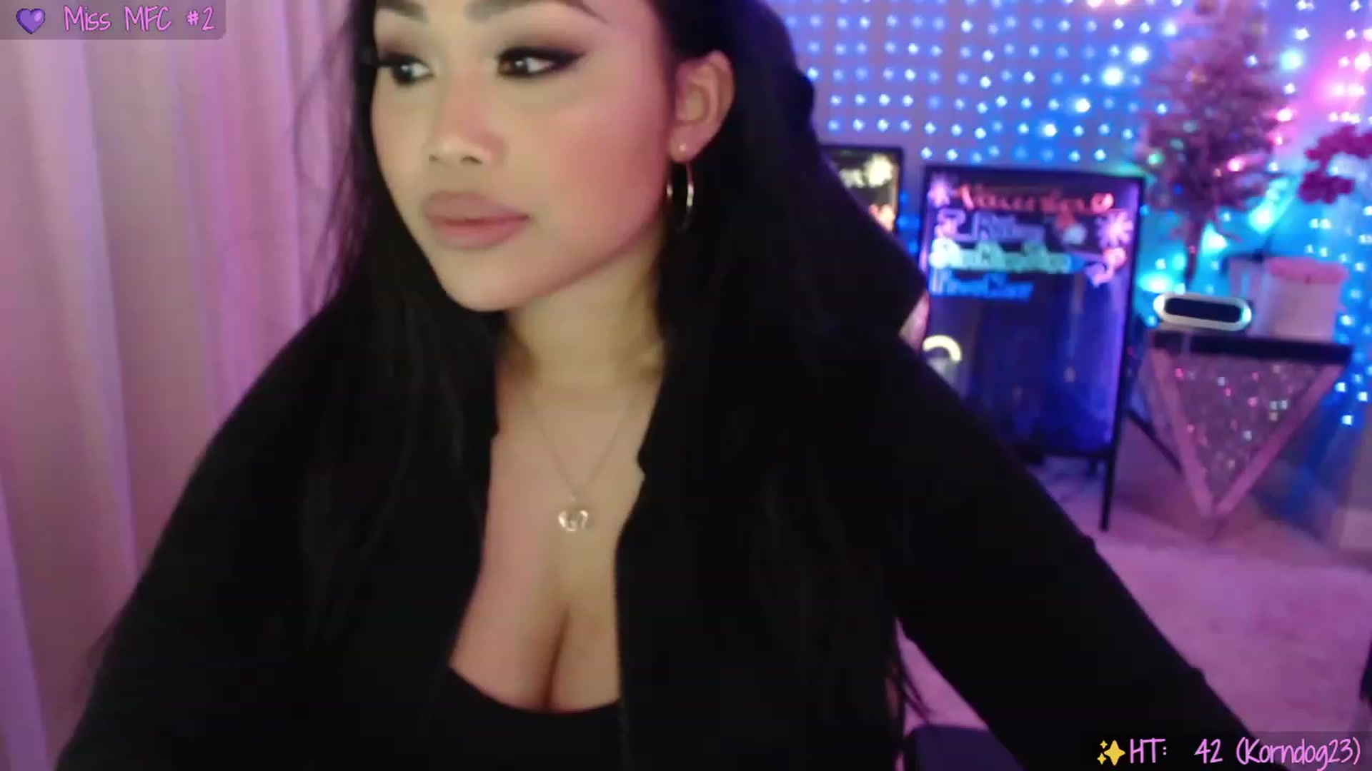 Gallery image thumbnail from SinCityVEE's myfreecams stream on, 12/07/2023, 08:15 image 15 of 20