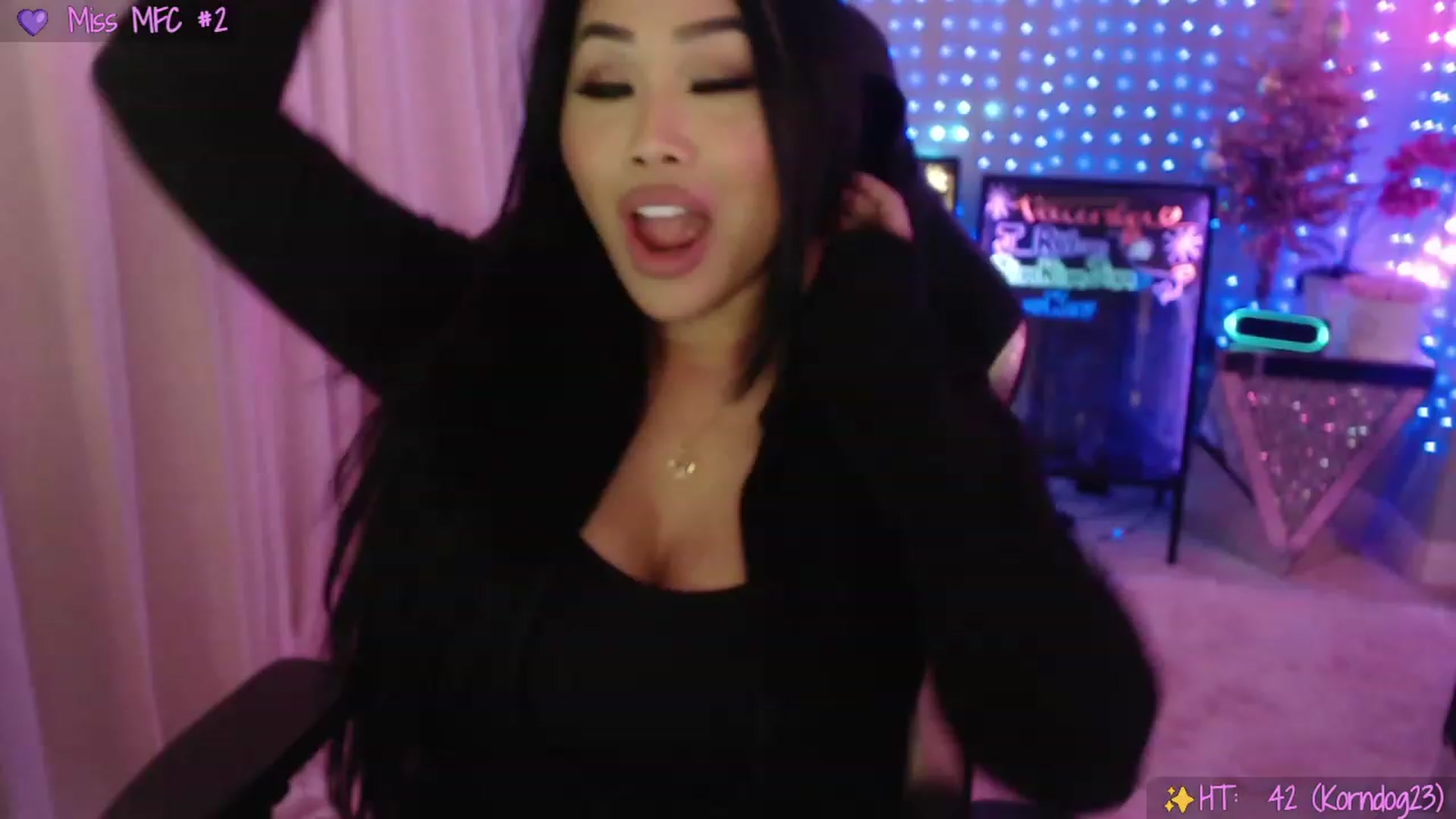 Gallery image thumbnail from SinCityVEE's myfreecams stream on, 12/07/2023, 08:15 image 17 of 20
