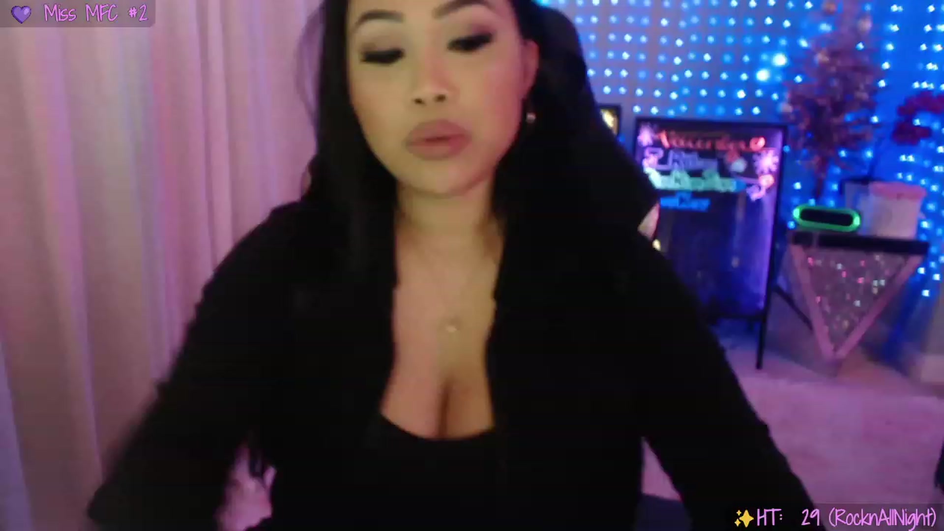 Gallery image thumbnail from SinCityVEE's myfreecams stream on, 12/07/2023, 08:15 image 14 of 20