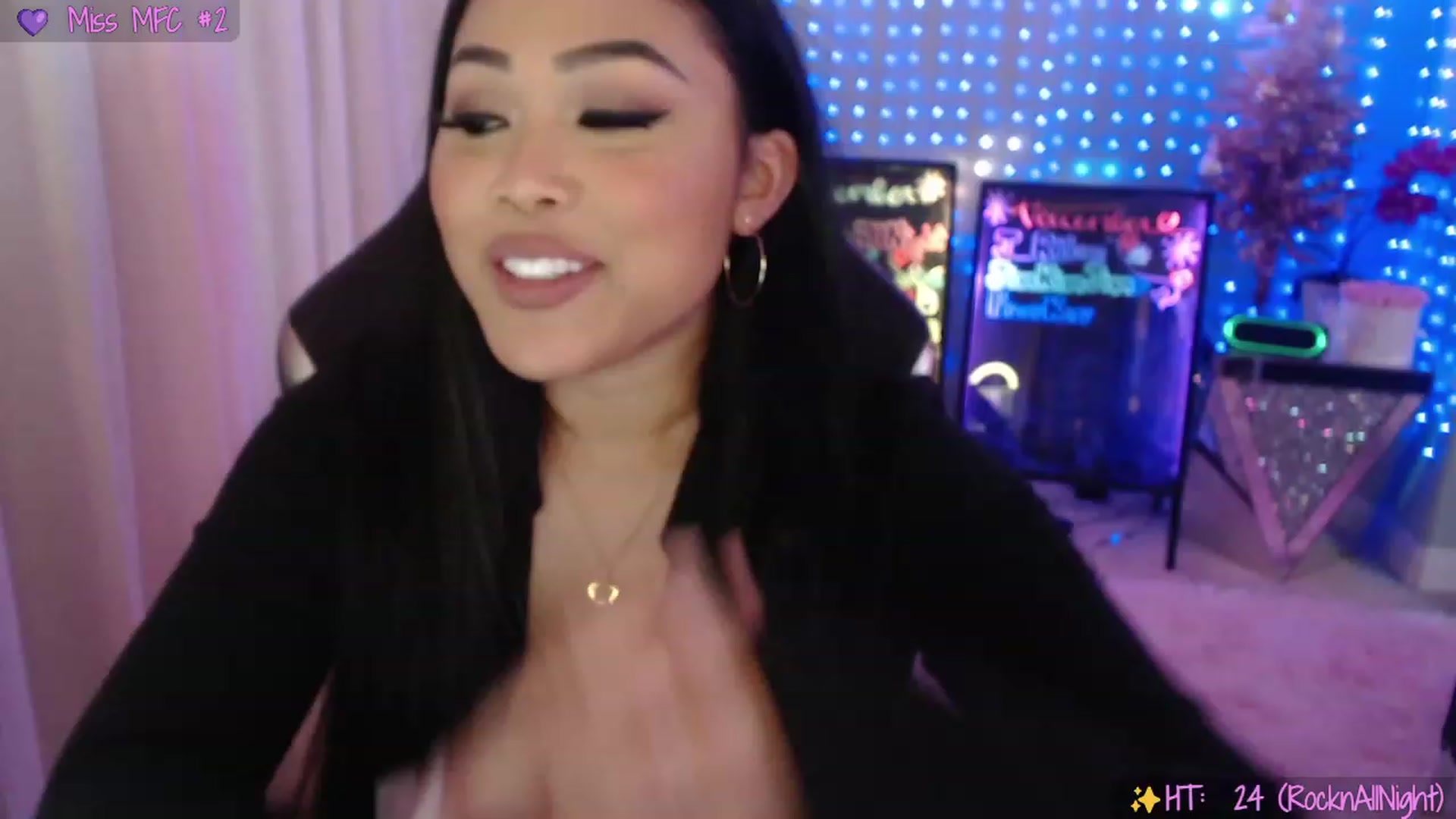 Gallery image thumbnail from SinCityVEE's myfreecams stream on, 12/07/2023, 08:15 image 5 of 20