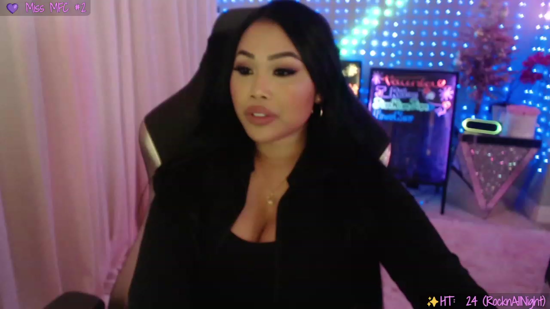 Gallery image thumbnail from SinCityVEE's myfreecams stream on, 12/07/2023, 08:15 image 10 of 20
