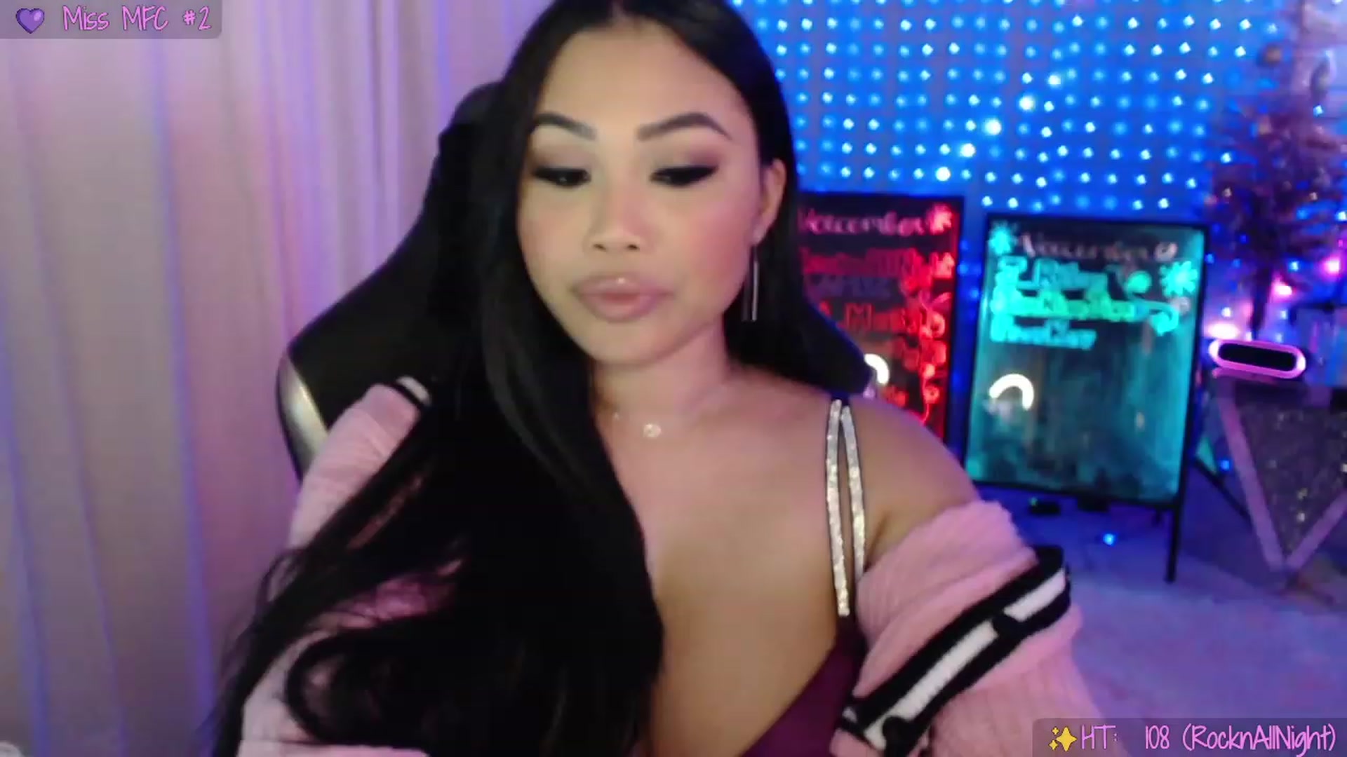 Gallery image thumbnail from SinCityVEE's myfreecams stream on, 12/09/2023, 07:15 image 17 of 20