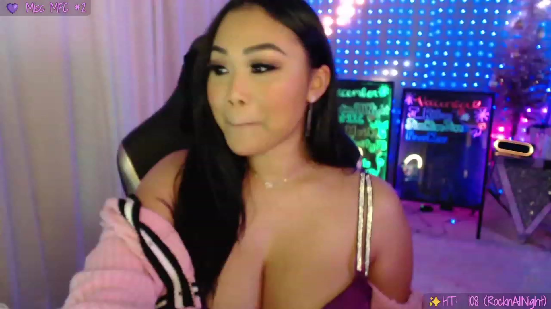 Gallery image thumbnail from SinCityVEE's myfreecams stream on, 12/09/2023, 07:15 image 19 of 20