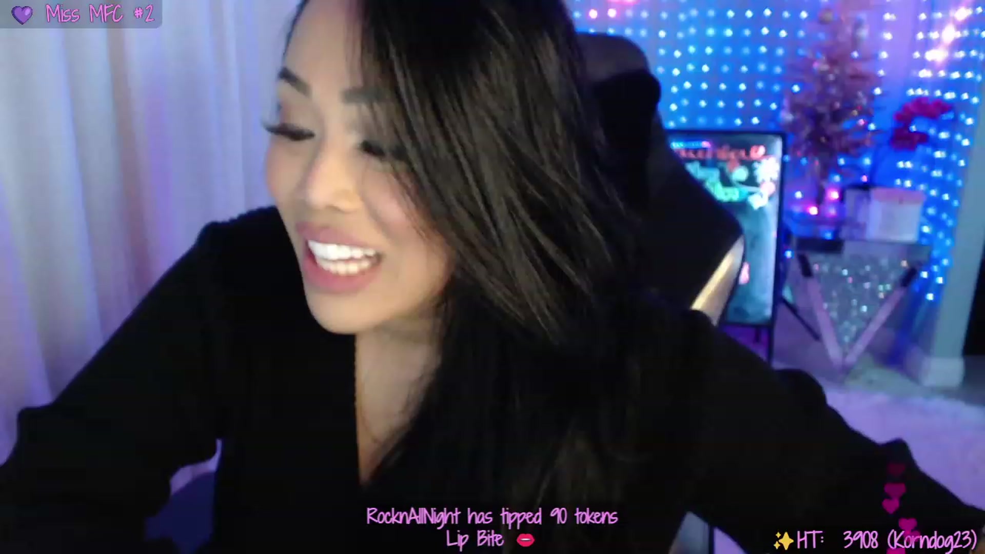 Gallery image thumbnail from SinCityVEE's myfreecams stream on, 12/13/2023, 08:04 image 9 of 20