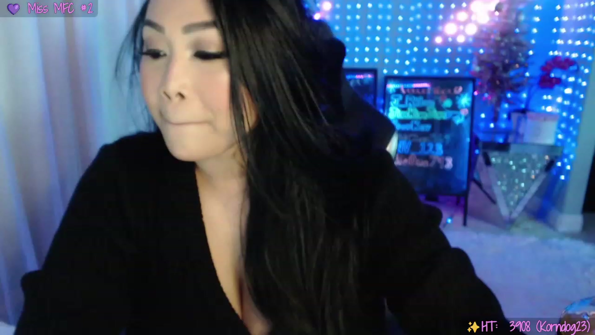 Gallery image thumbnail from SinCityVEE's myfreecams stream on, 12/13/2023, 08:04 image 8 of 20