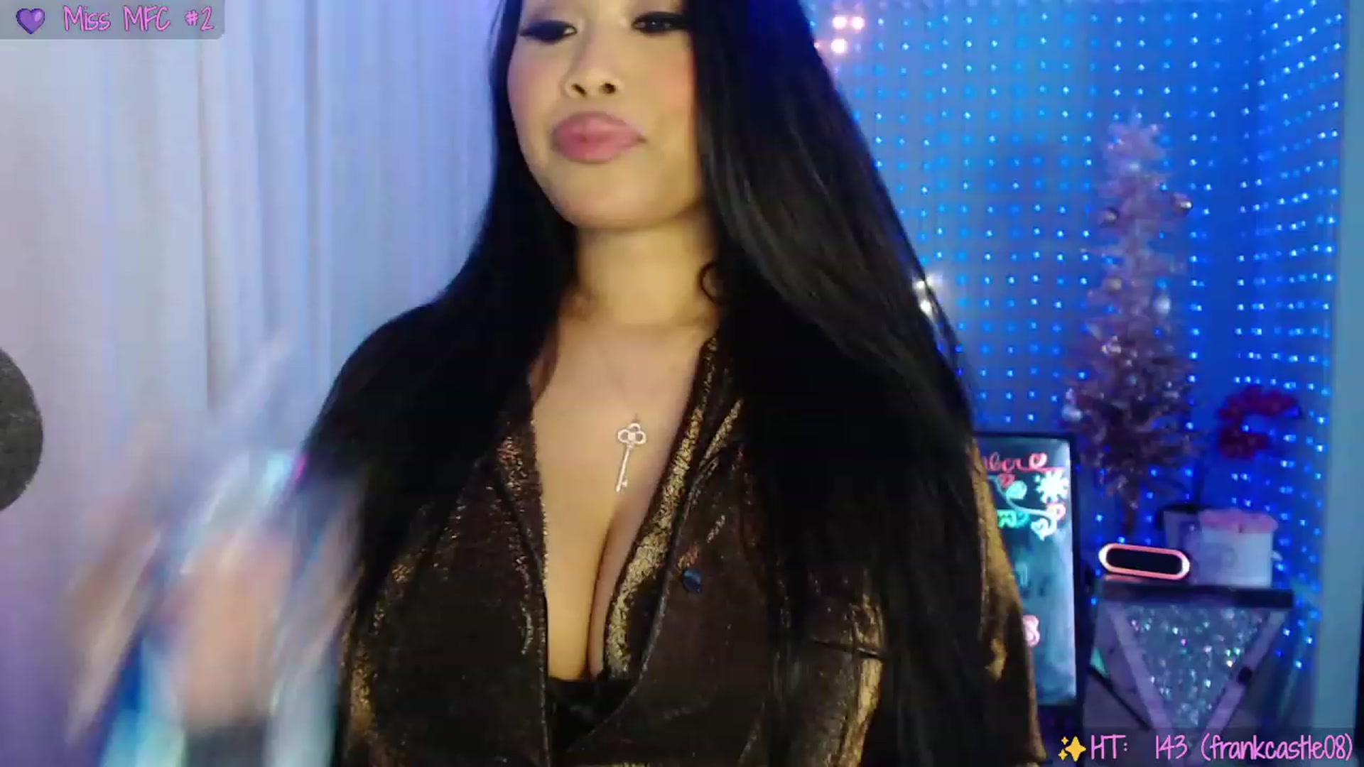 Gallery image thumbnail from SinCityVEE's myfreecams stream on, 12/14/2023, 07:27 image 15 of 20