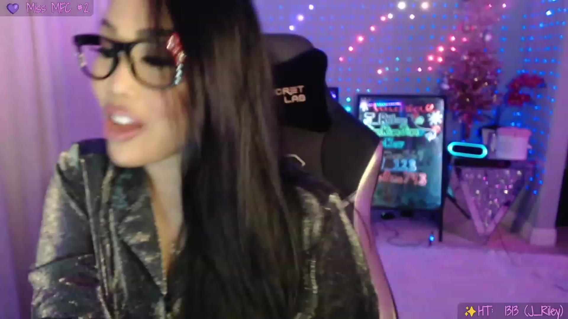 Gallery image thumbnail from SinCityVEE's myfreecams stream on, 12/19/2023, 06:53 image 2 of 20