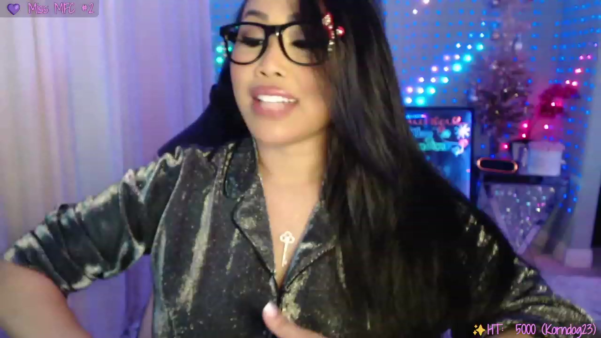 Gallery image thumbnail from SinCityVEE's myfreecams stream on, 12/19/2023, 06:53 image 10 of 20