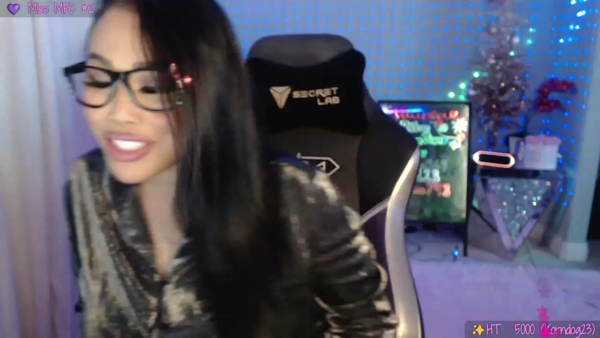 Gallery image thumbnail from SinCityVEE's myfreecams stream on, 12/19/2023, 06:53 image 5 of 20