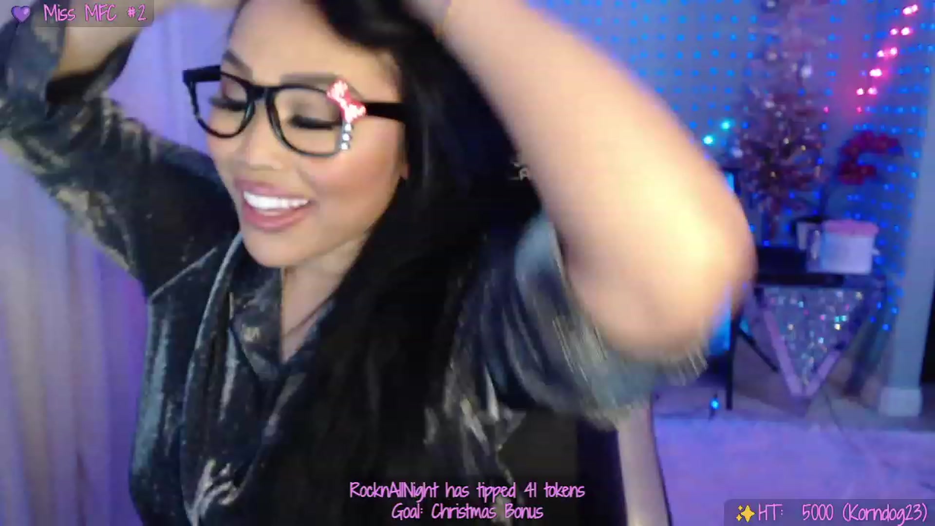 Gallery image thumbnail from SinCityVEE's myfreecams stream on, 12/19/2023, 06:53 image 9 of 20