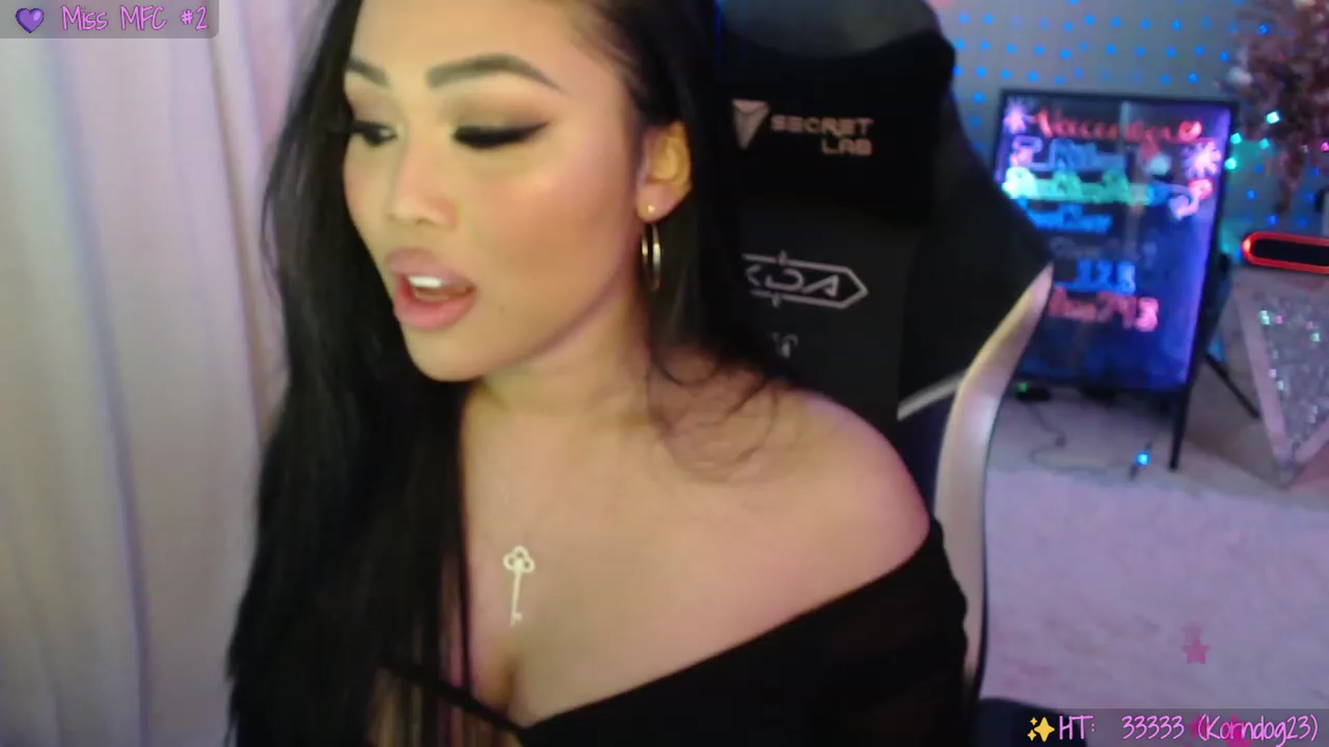 Gallery image thumbnail from SinCityVEE's myfreecams stream on, 12/23/2023, 07:56 image 16 of 20