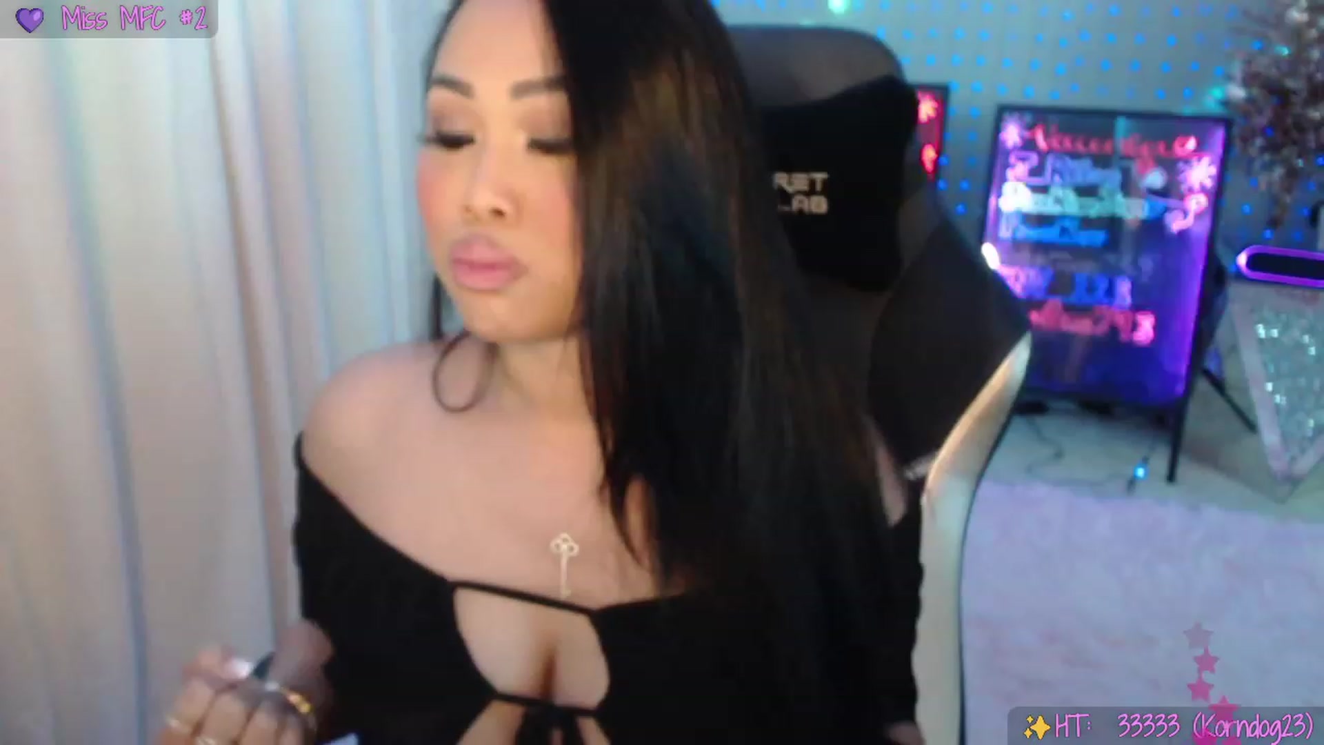 Gallery image thumbnail from SinCityVEE's myfreecams stream on, 12/23/2023, 07:56 image 4 of 20
