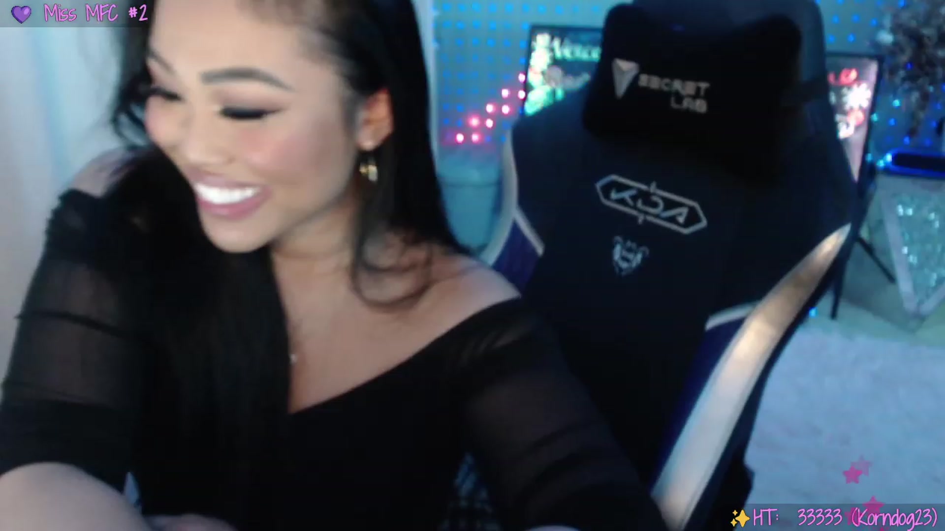 Gallery image thumbnail from SinCityVEE's myfreecams stream on, 12/23/2023, 07:56 image 17 of 20