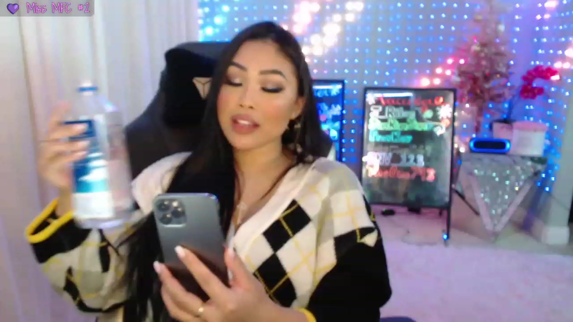 Gallery image thumbnail from SinCityVEE's myfreecams stream on, 12/25/2023, 08:21 image 11 of 20