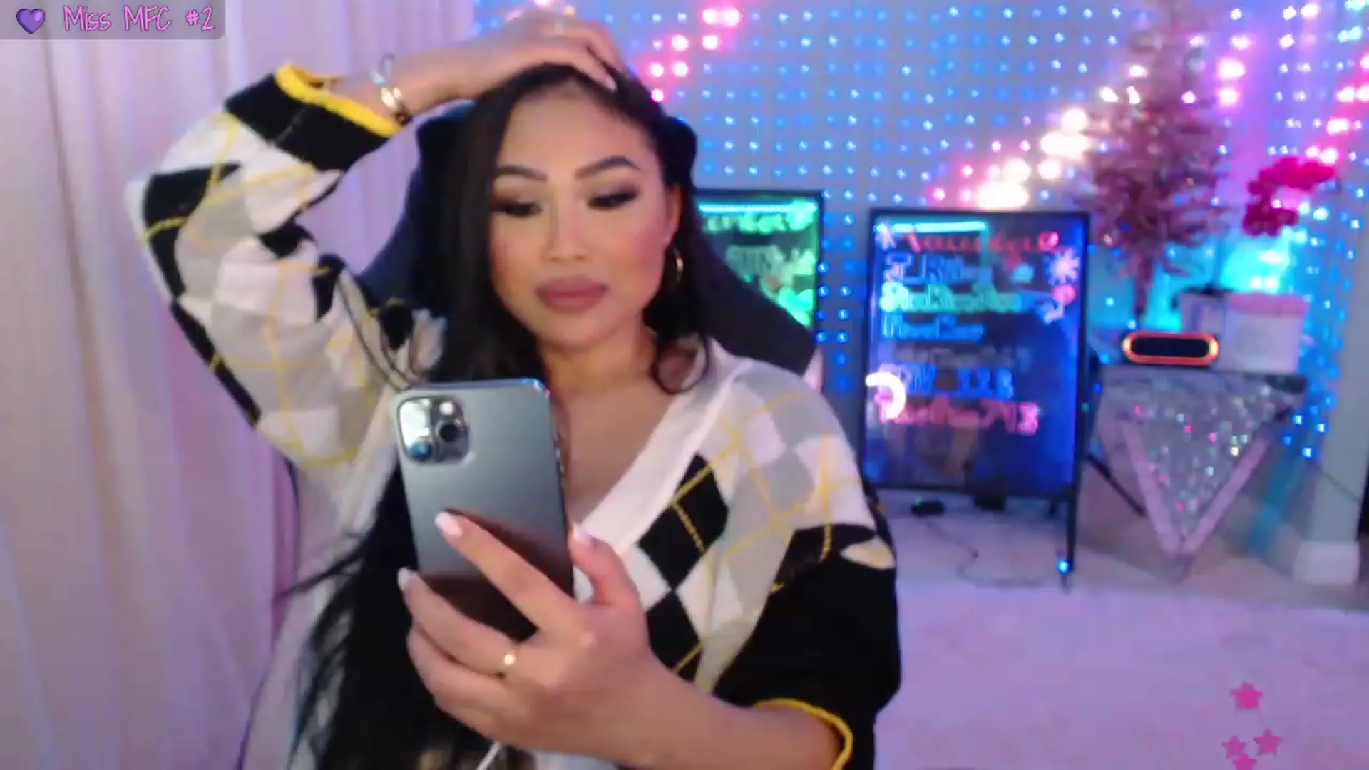 Gallery image thumbnail from SinCityVEE's myfreecams stream on, 12/25/2023, 08:21 image 6 of 20