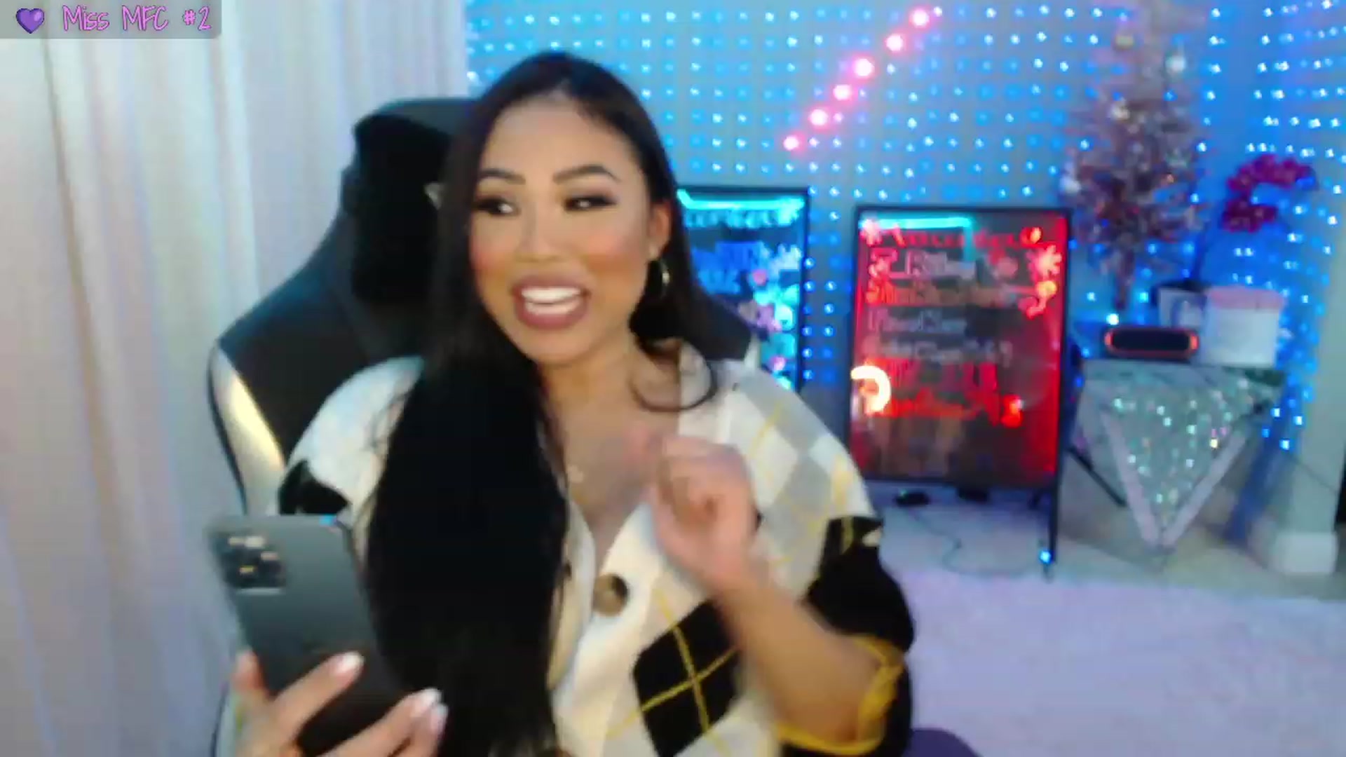 Gallery image thumbnail from SinCityVEE's myfreecams stream on, 12/25/2023, 08:21 image 7 of 20