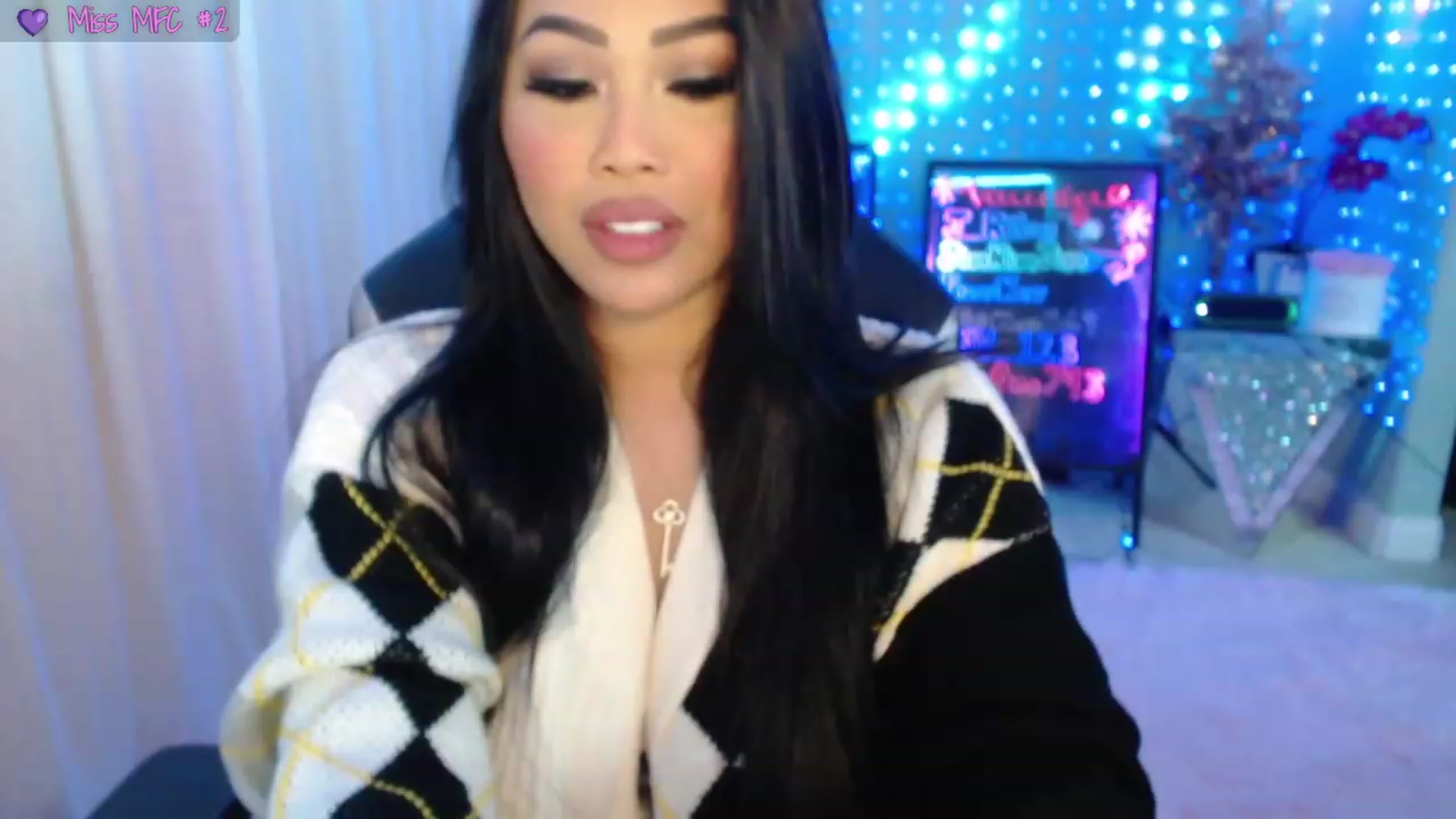 Gallery image thumbnail from SinCityVEE's myfreecams stream on, 12/25/2023, 08:21 image 15 of 20