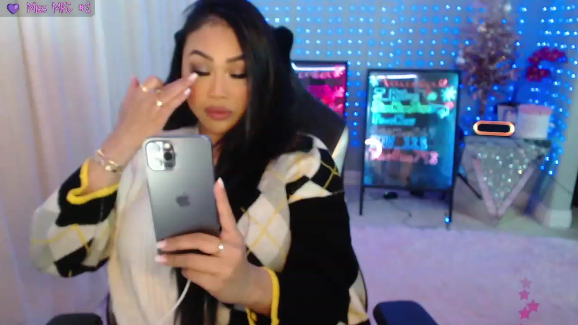 Gallery image thumbnail from SinCityVEE's myfreecams stream on, 12/25/2023, 08:21 image 20 of 20