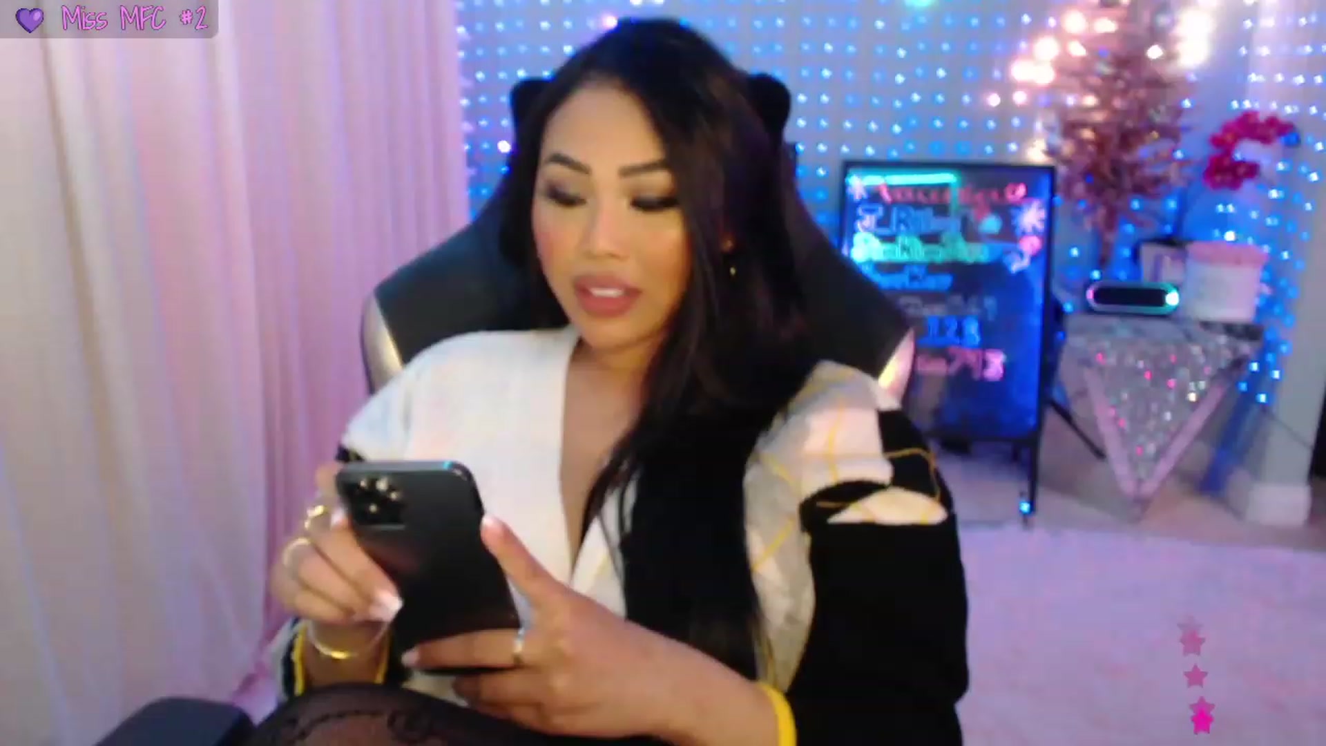 Gallery image thumbnail from SinCityVEE's myfreecams stream on, 12/25/2023, 08:21 image 19 of 20