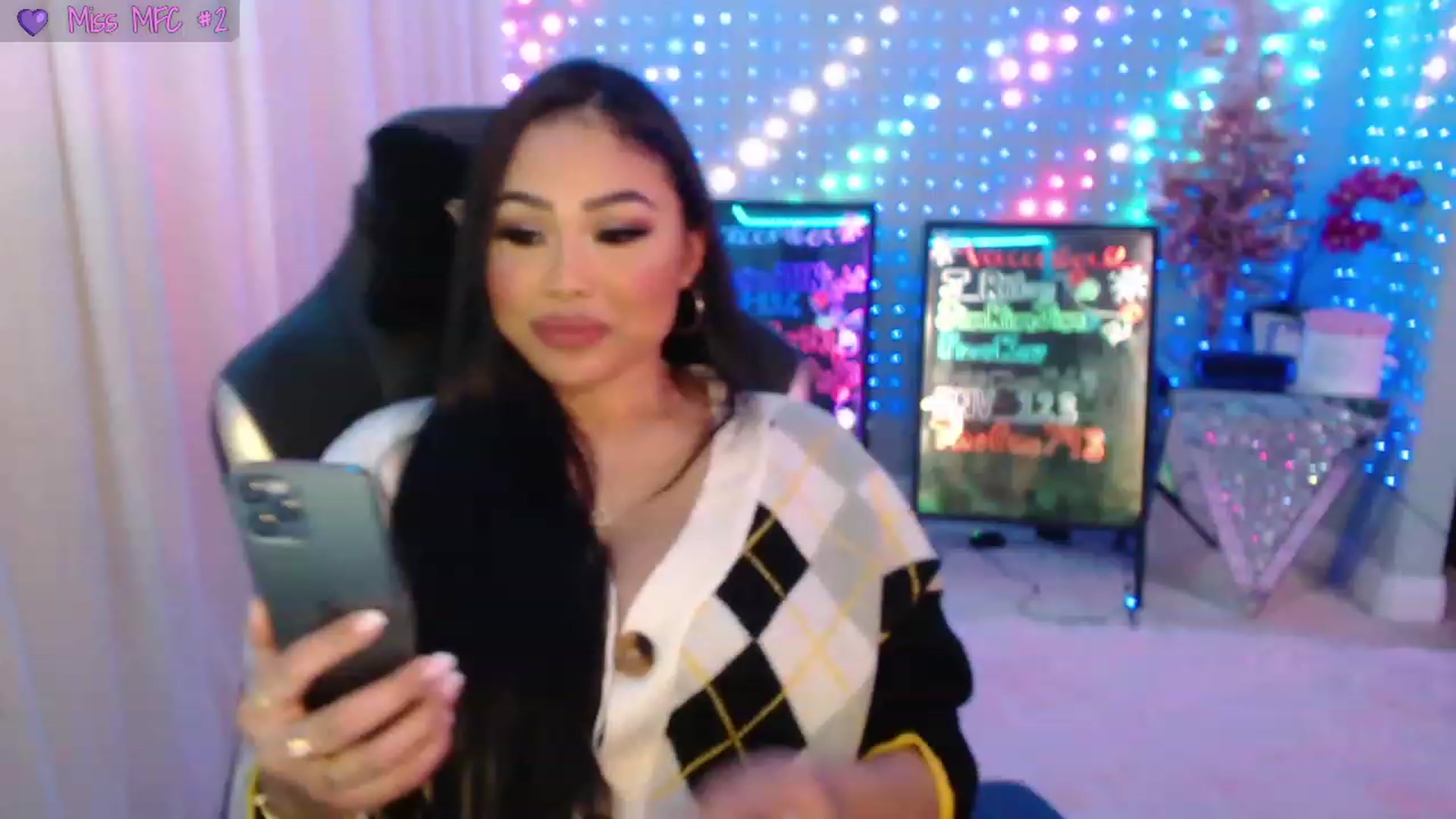Gallery image thumbnail from SinCityVEE's myfreecams stream on, 12/25/2023, 08:21 image 8 of 20