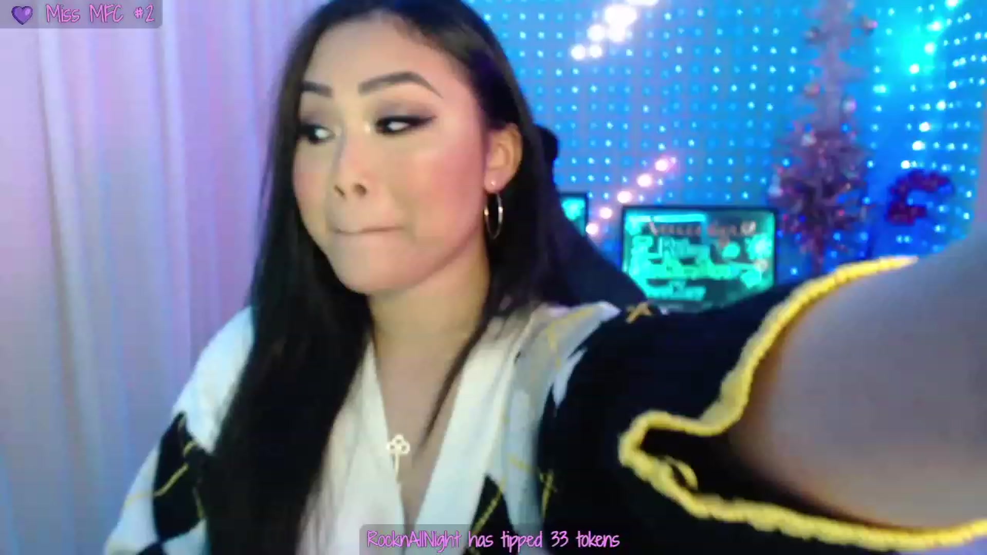 Gallery image thumbnail from SinCityVEE's myfreecams stream on, 12/25/2023, 08:21 image 14 of 20
