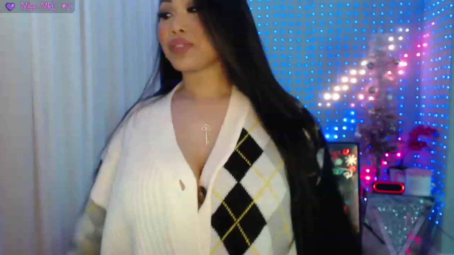 Gallery image thumbnail from SinCityVEE's myfreecams stream on, 12/25/2023, 08:41 image 9 of 20