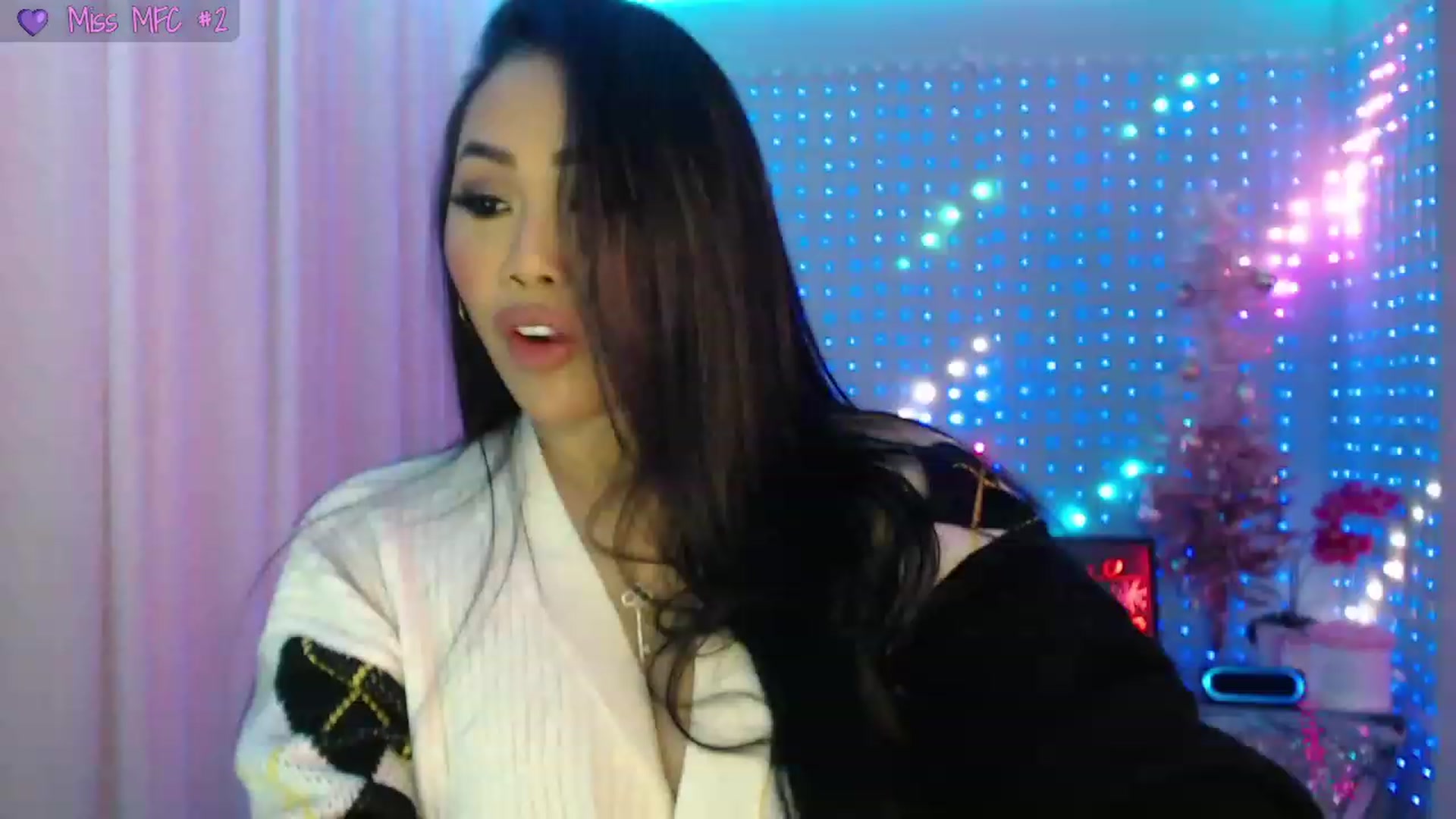 Gallery image thumbnail from SinCityVEE's myfreecams stream on, 12/25/2023, 08:41 image 10 of 20