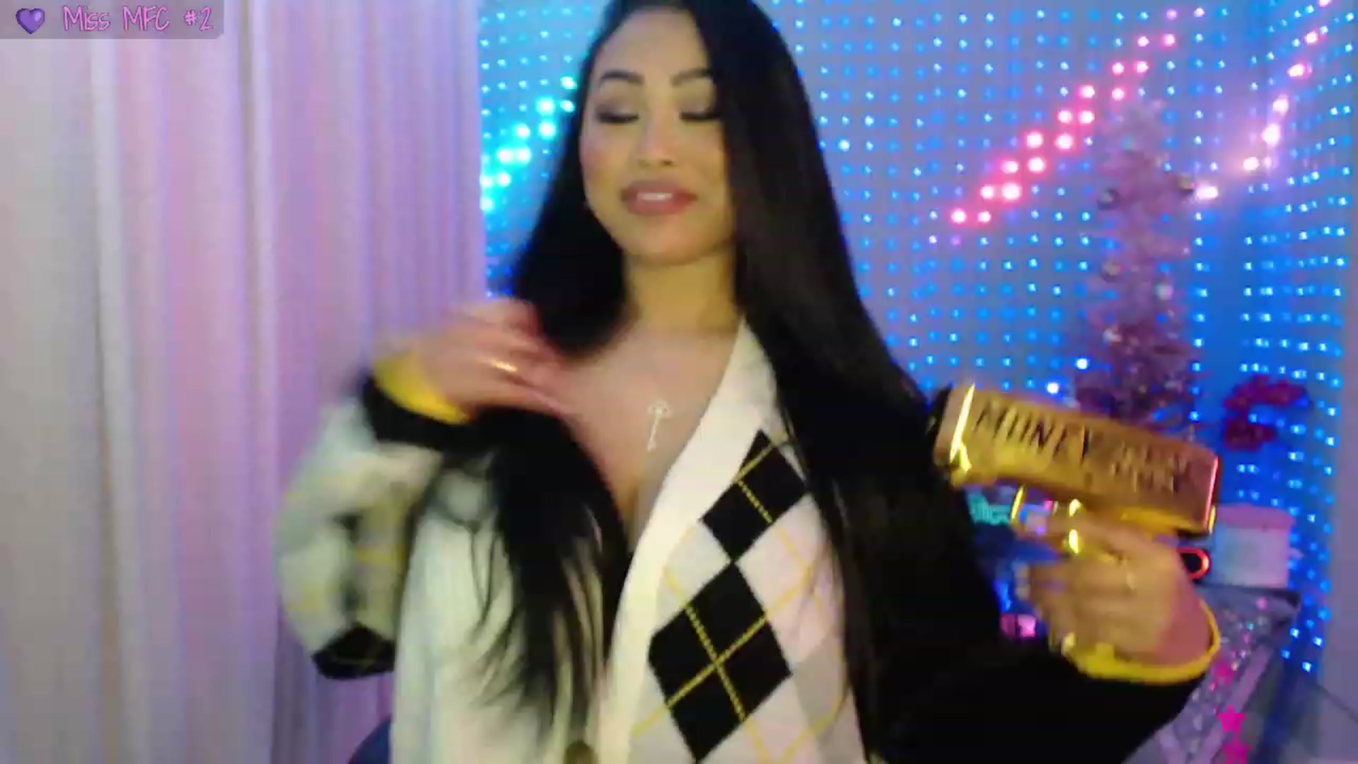 Gallery image thumbnail from SinCityVEE's myfreecams stream on, 12/25/2023, 08:41 image 8 of 20