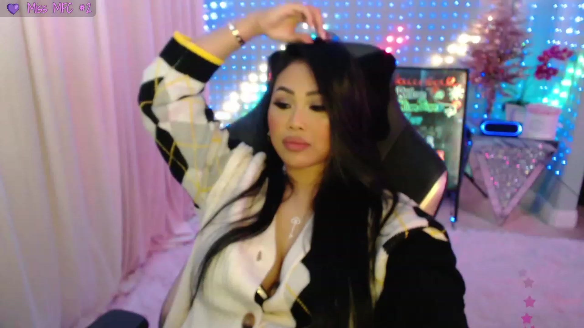 Gallery image thumbnail from SinCityVEE's myfreecams stream on, 12/25/2023, 08:41 image 20 of 20
