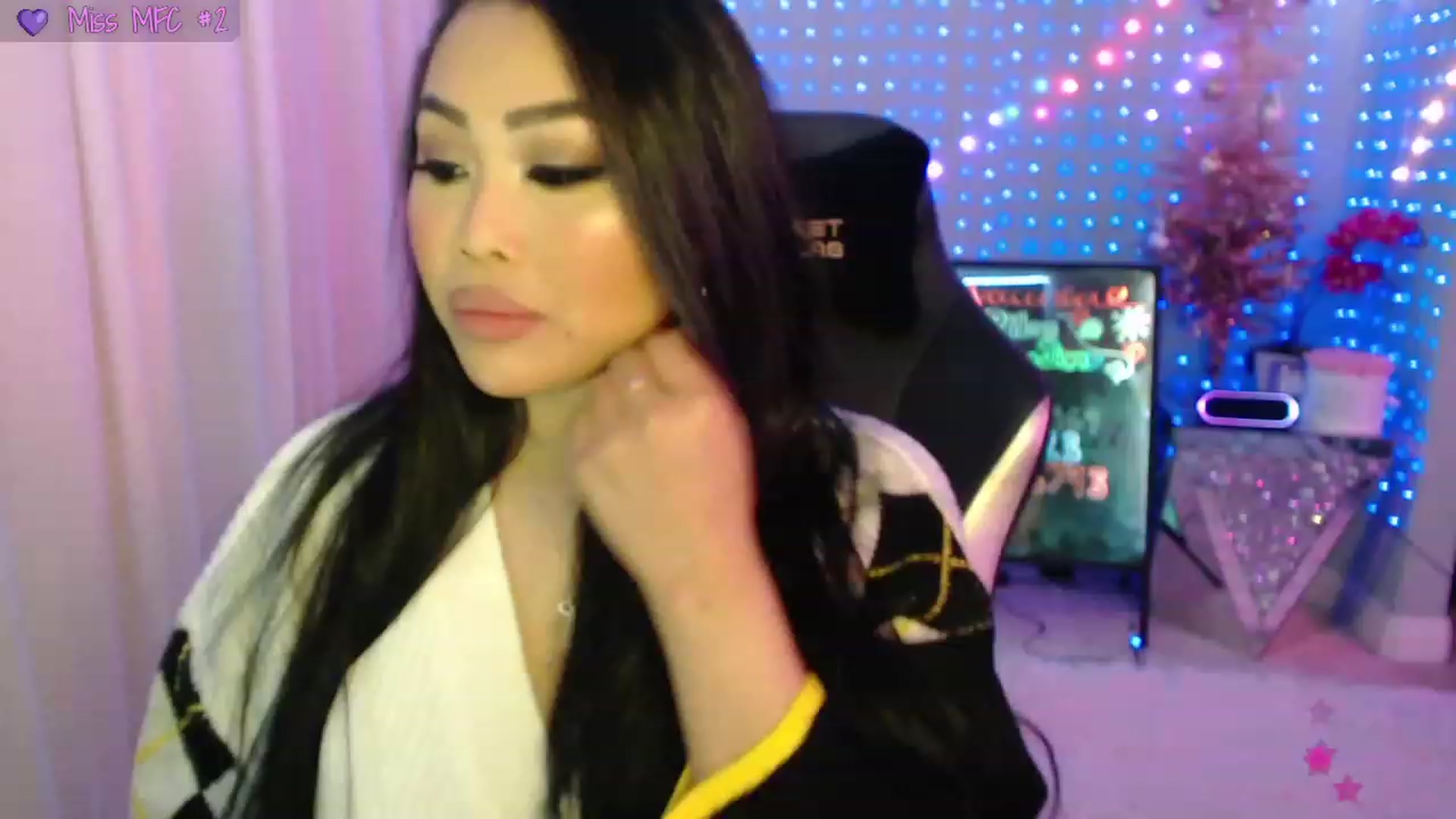 Gallery image thumbnail from SinCityVEE's myfreecams stream on, 12/25/2023, 08:41 image 6 of 20