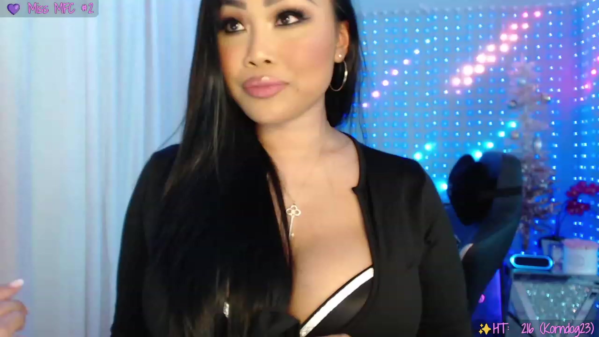 Gallery image thumbnail from SinCityVEE's myfreecams stream on, 12/28/2023, 09:45 image 13 of 20
