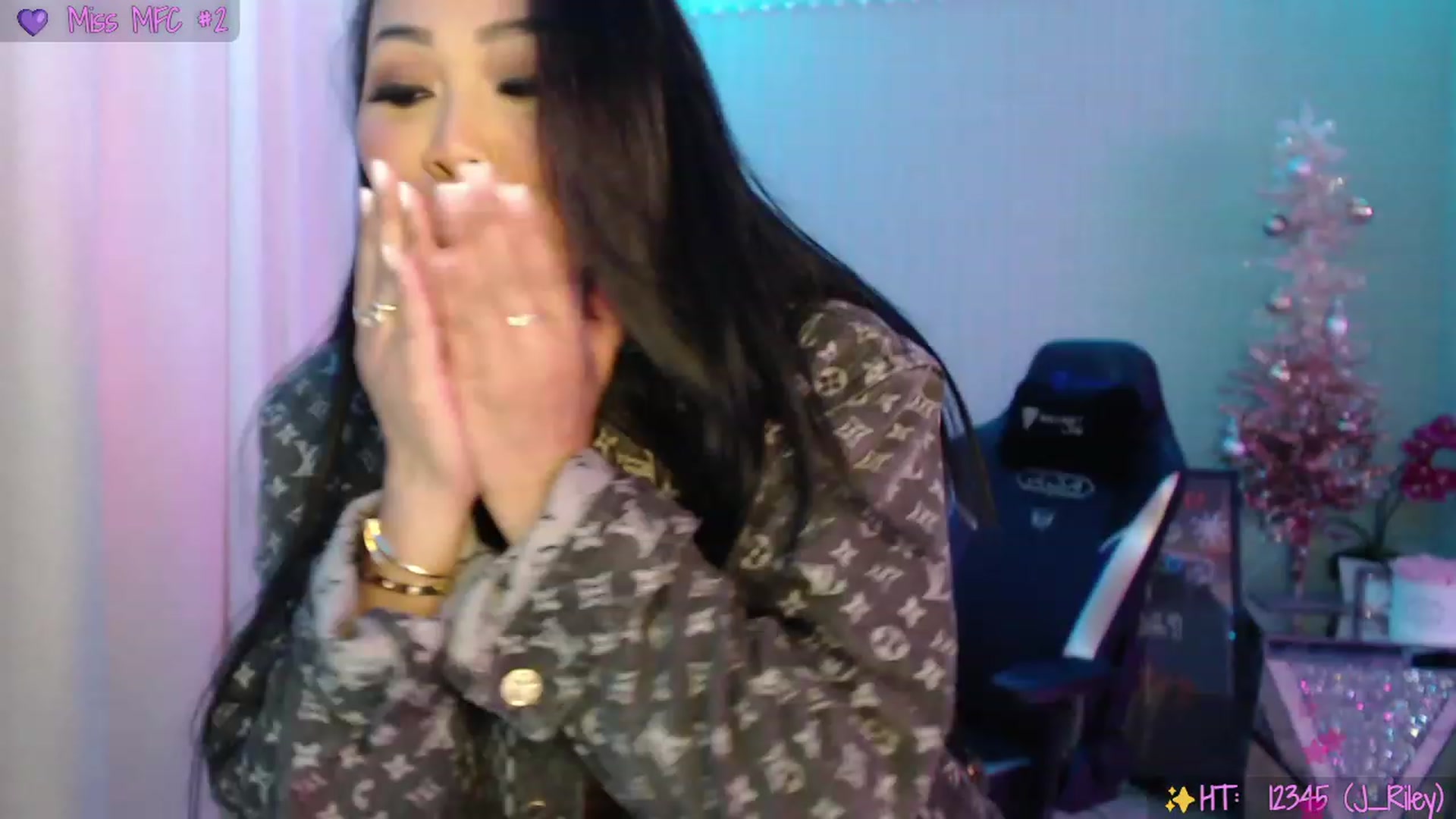 Gallery image thumbnail from SinCityVEE's myfreecams stream on, 12/28/2023, 13:08 image 11 of 20