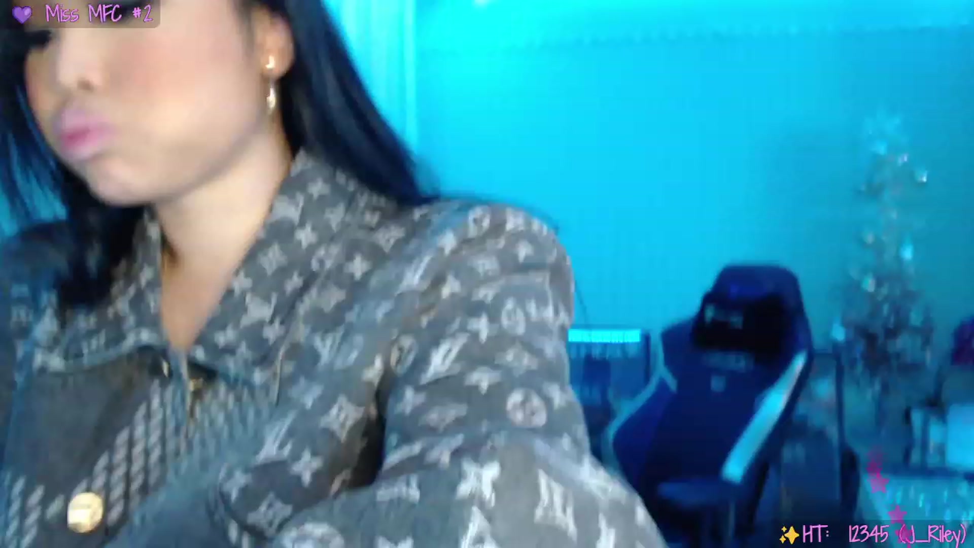 Gallery image thumbnail from SinCityVEE's myfreecams stream on, 12/28/2023, 13:08 image 15 of 20