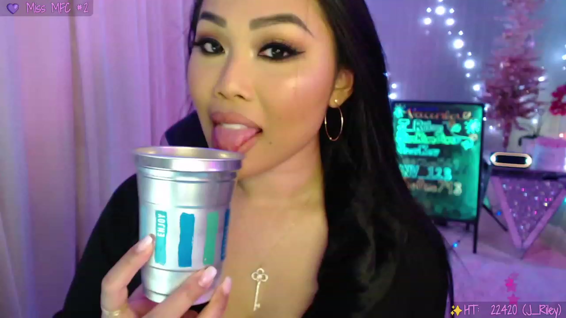 Gallery image thumbnail from SinCityVEE's myfreecams stream on, 12/30/2023, 05:54 image 5 of 20