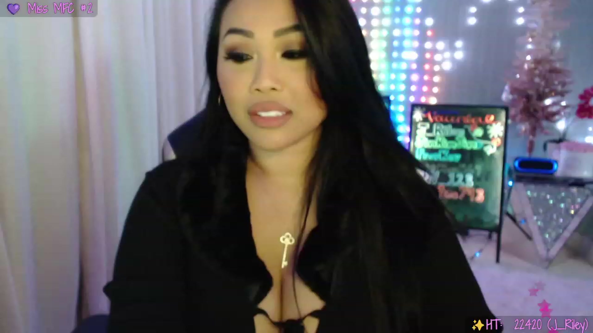 Gallery image thumbnail from SinCityVEE's myfreecams stream on, 12/30/2023, 05:54 image 3 of 20