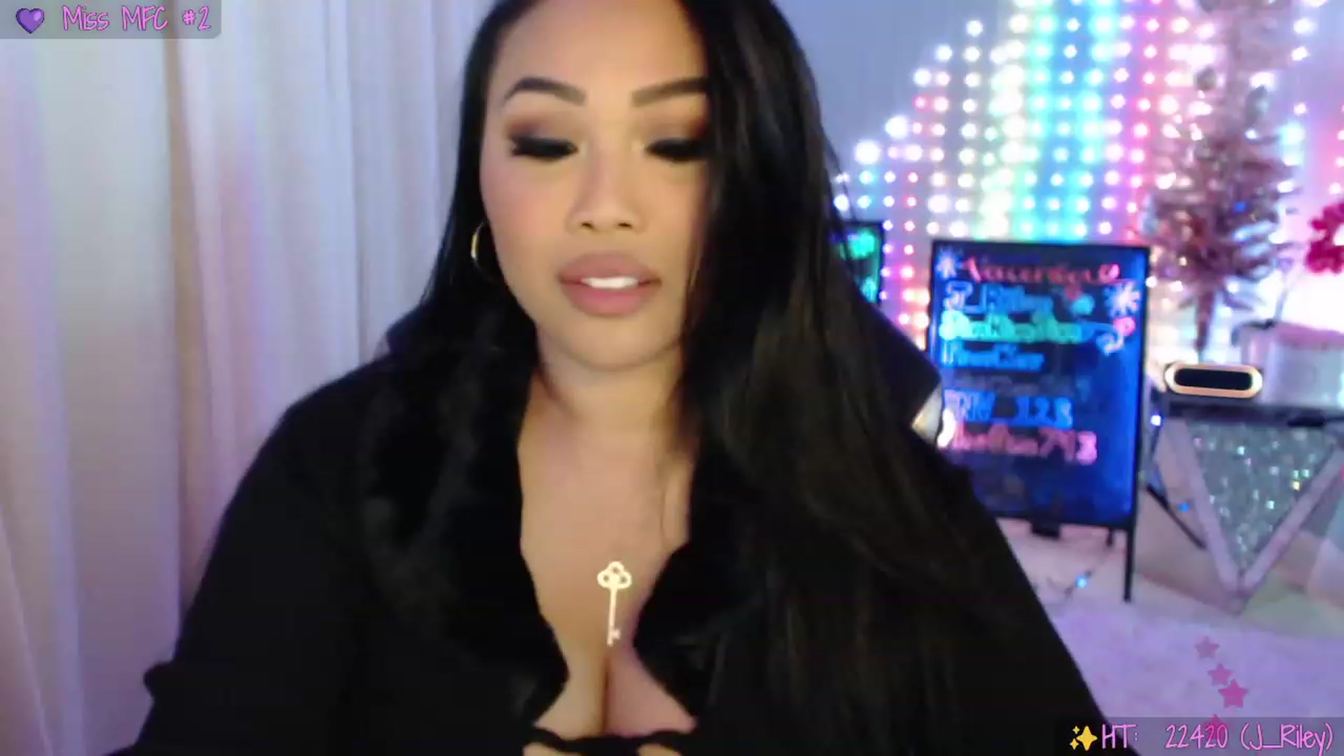 Gallery image thumbnail from SinCityVEE's myfreecams stream on, 12/30/2023, 05:54 image 1 of 20