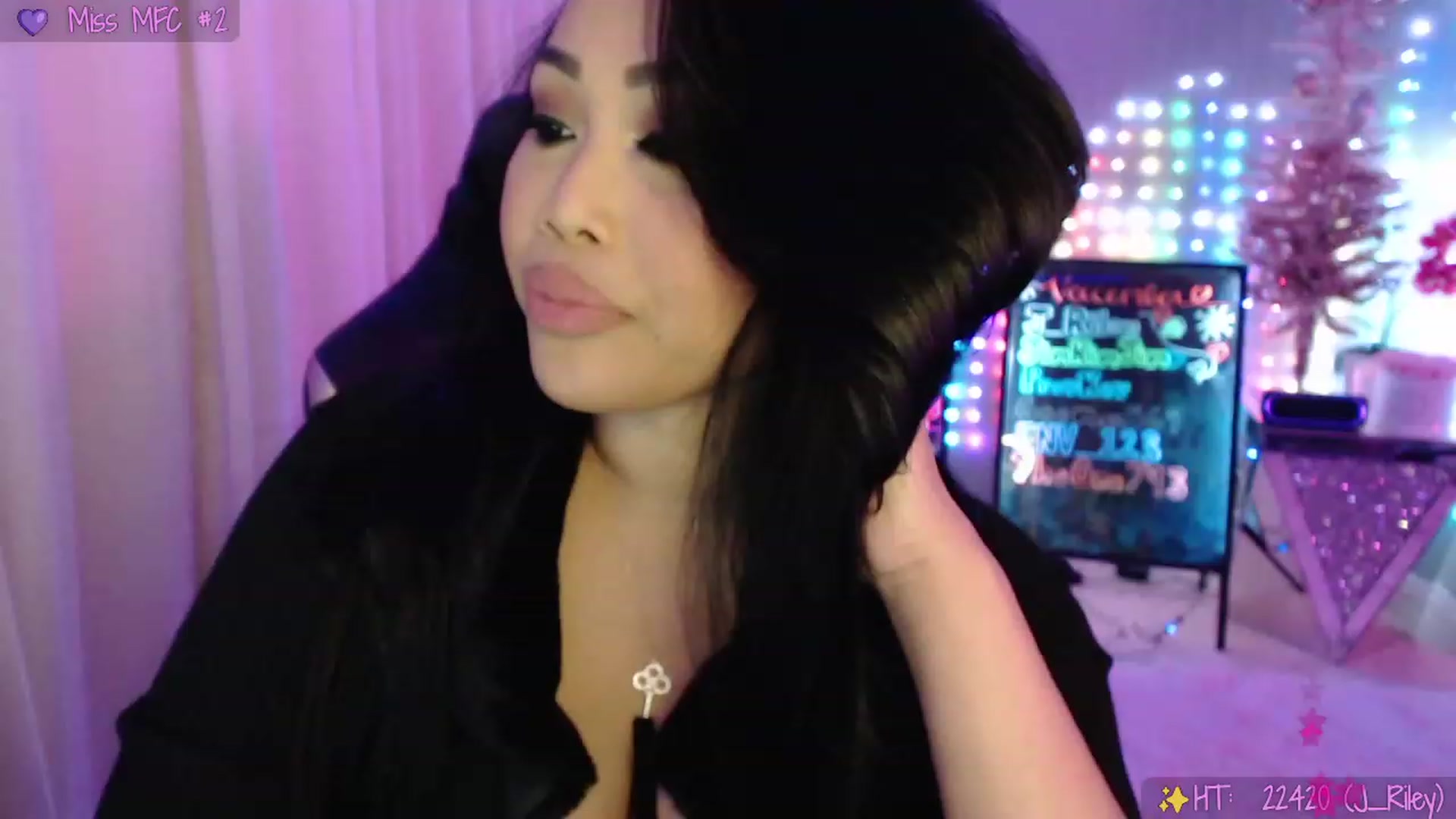Gallery image thumbnail from SinCityVEE's myfreecams stream on, 12/30/2023, 05:54 image 6 of 20