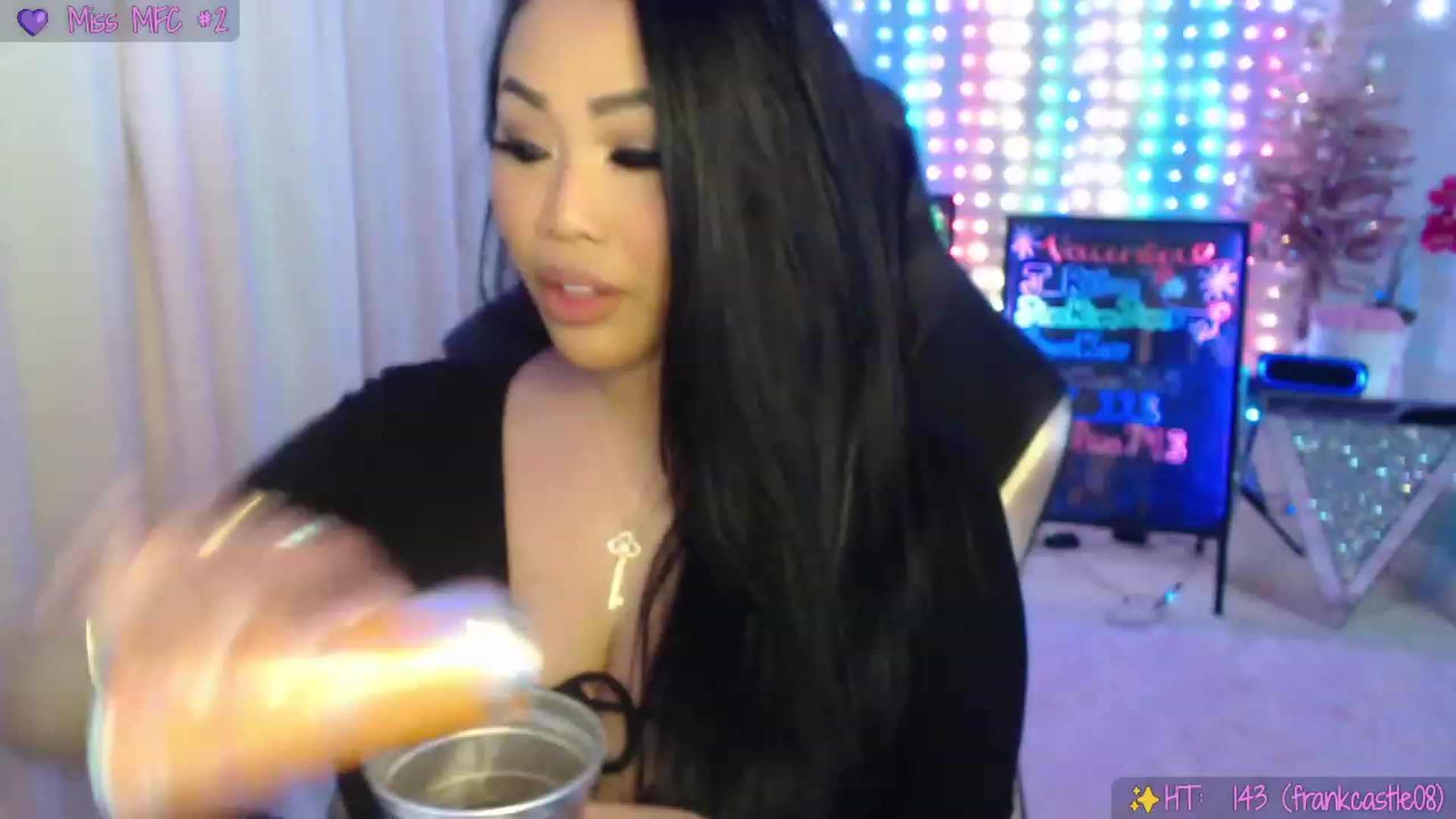 Gallery image thumbnail from SinCityVEE's myfreecams stream on, 12/31/2023, 09:51 image 10 of 20