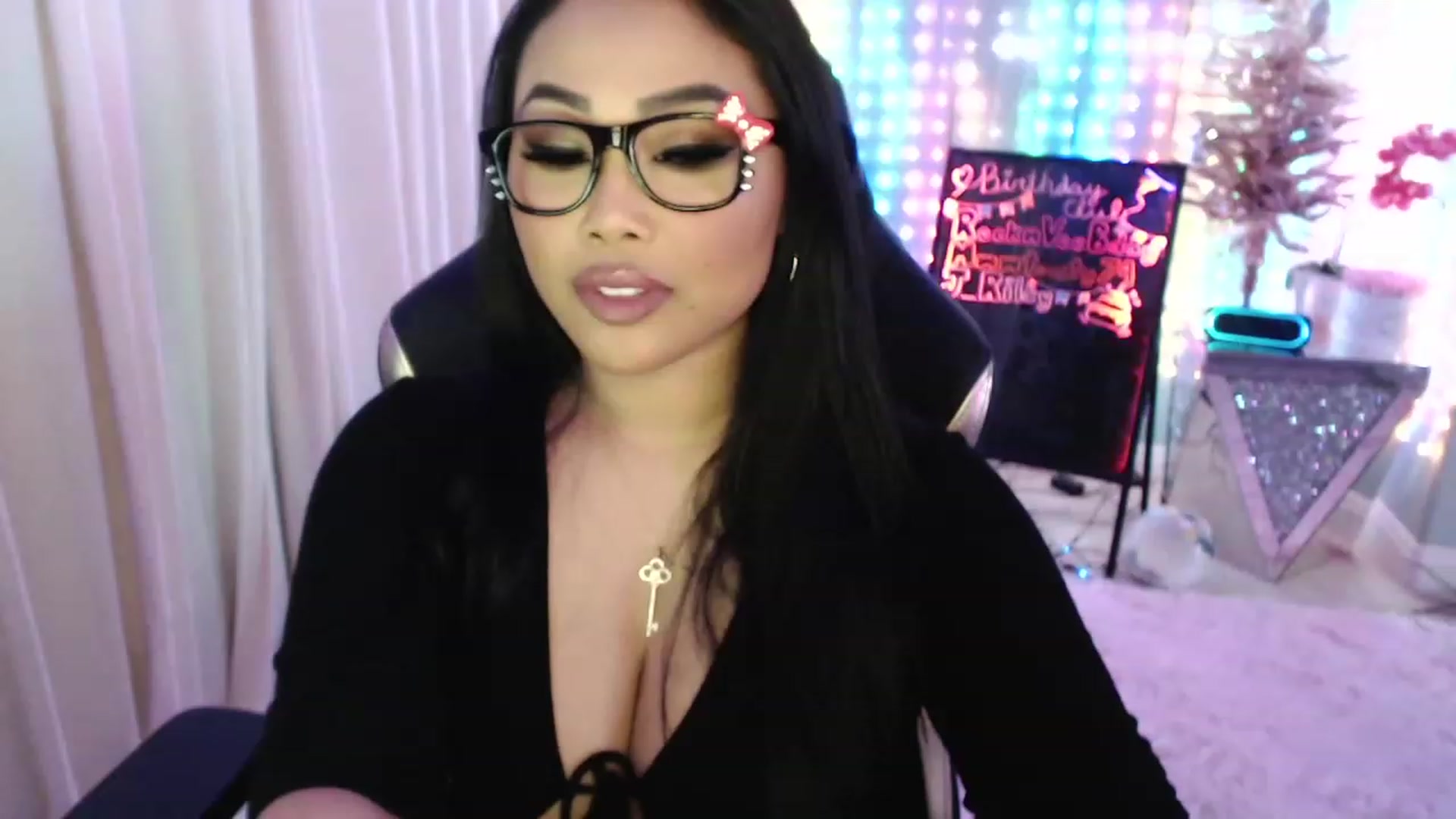 Gallery image thumbnail from SinCityVEE's myfreecams stream on, 01/03/2024, 08:12 image 2 of 20
