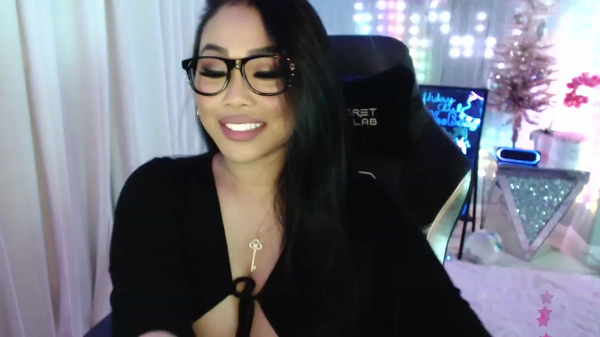 Gallery image thumbnail from SinCityVEE's myfreecams stream on, 01/03/2024, 08:12 image 20 of 20