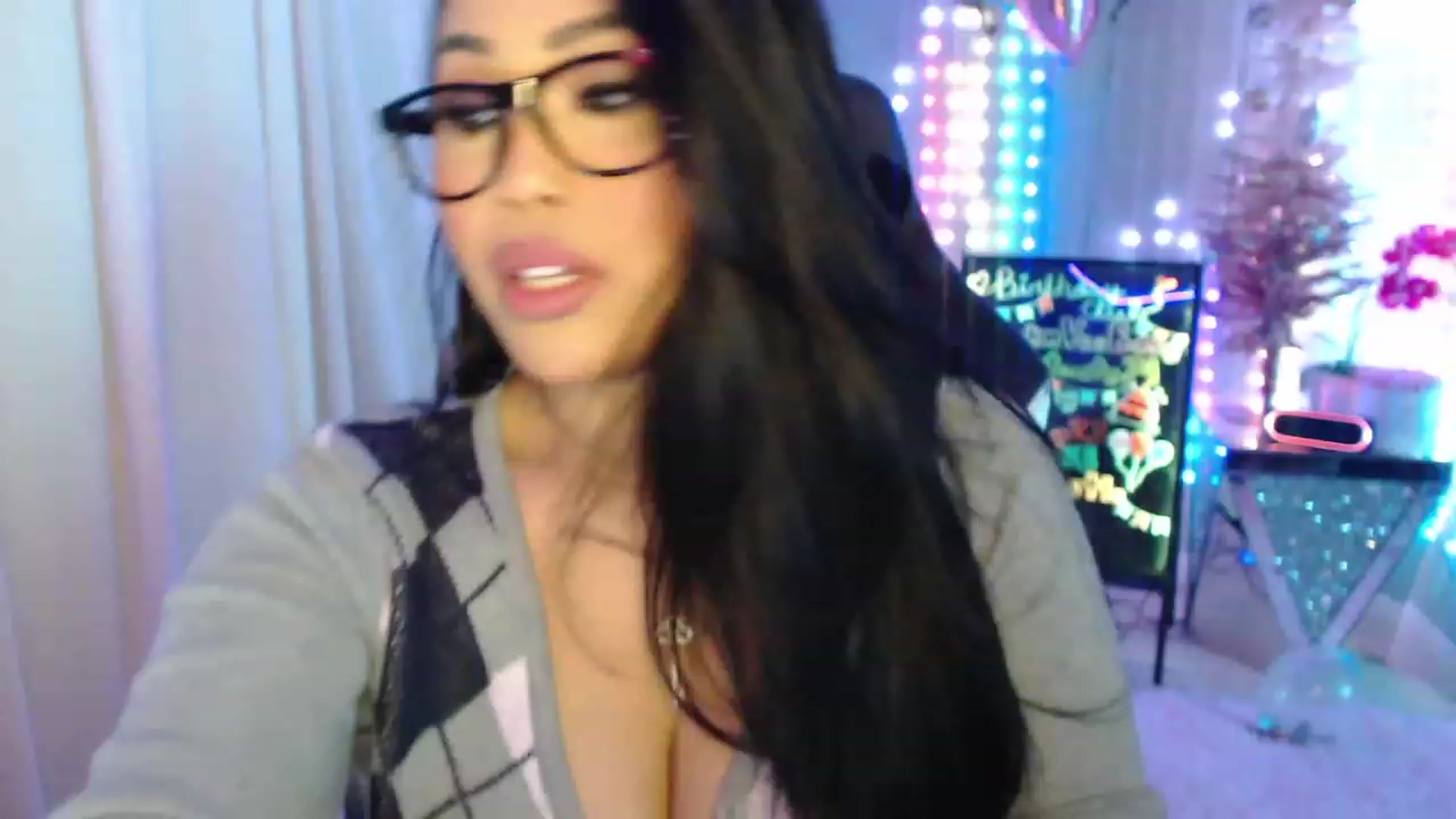 Gallery image thumbnail from SinCityVEE's myfreecams stream on, 01/04/2024, 08:56 image 10 of 20
