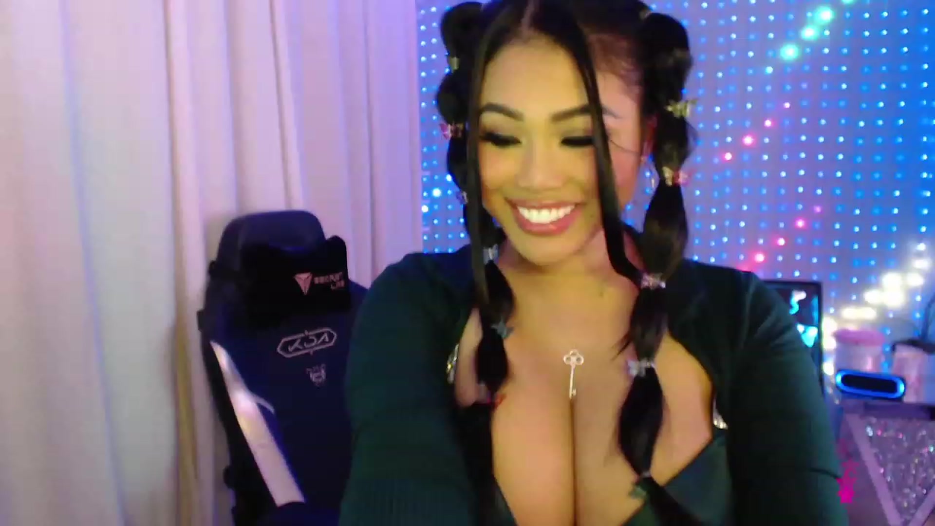 Gallery image thumbnail from SinCityVEE's myfreecams stream on, 01/07/2024, 05:57 image 7 of 20