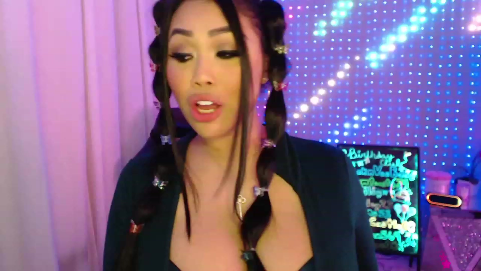 Gallery image thumbnail from SinCityVEE's myfreecams stream on, 01/07/2024, 05:57 image 1 of 20