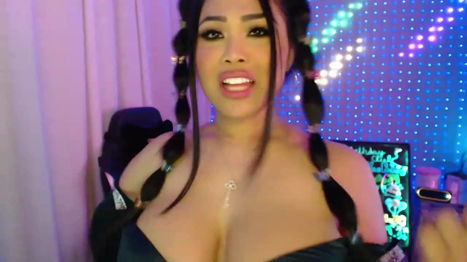 Gallery image thumbnail from SinCityVEE's myfreecams stream on, 01/07/2024, 05:57 image 8 of 20