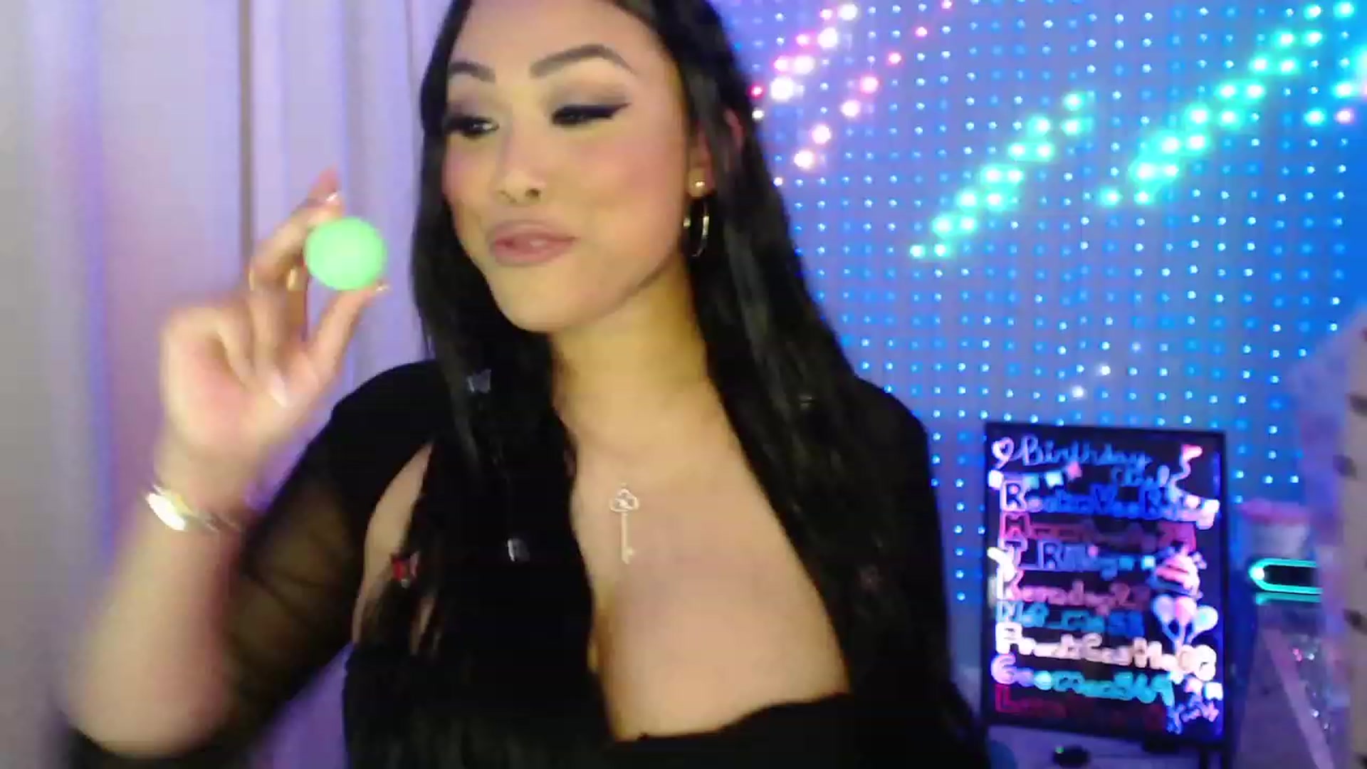 Gallery image thumbnail from SinCityVEE's myfreecams stream on, 01/09/2024, 08:33 image 10 of 20