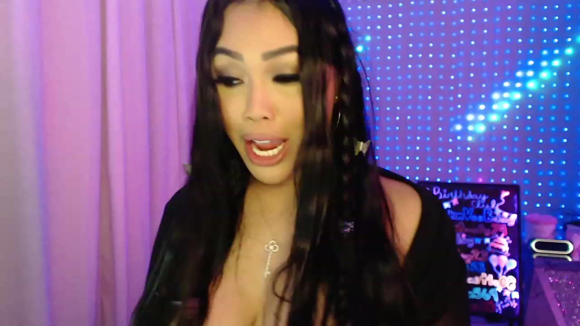 Gallery image thumbnail from SinCityVEE's myfreecams stream on, 01/09/2024, 08:33 image 16 of 20