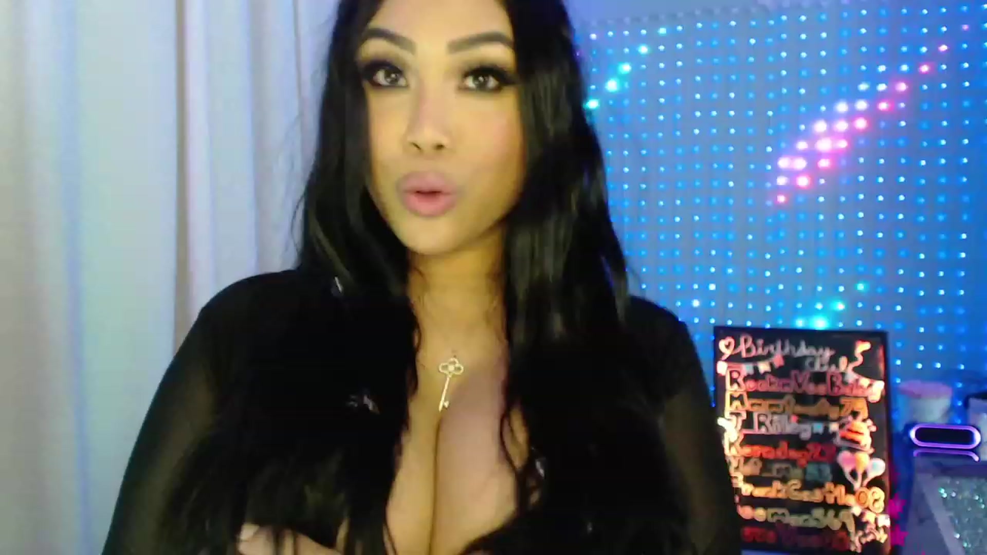 Gallery image thumbnail from SinCityVEE's myfreecams stream on, 01/09/2024, 09:01 image 17 of 20